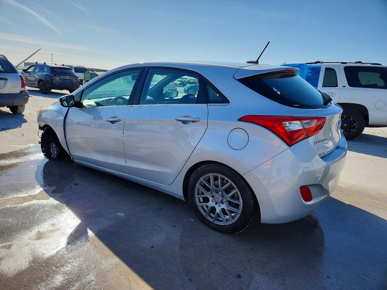 2017 Hyundai Elantra Gt Base - Фото 2