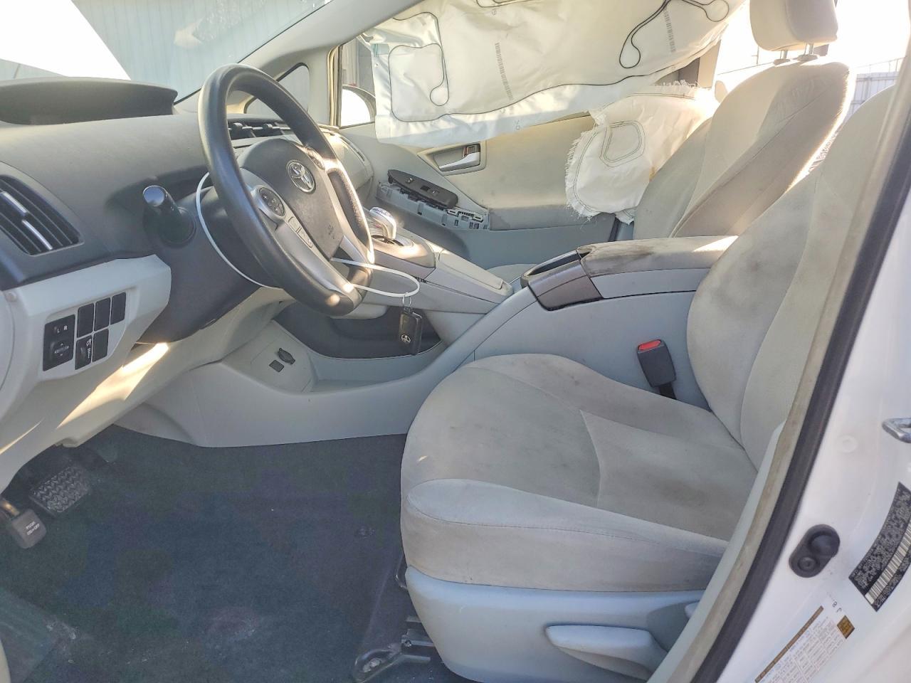 2015 Toyota Prius Three - Фото 7