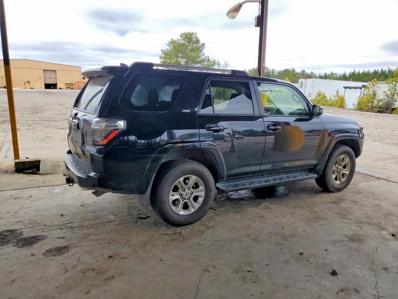 2019 Toyota 4Runner Sr5/Sr5 Premium - Image 3