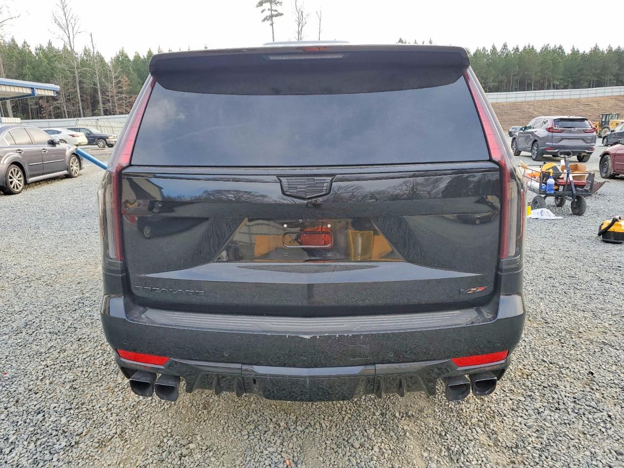 2023 Cadillac Escalade V Sport - Image 6