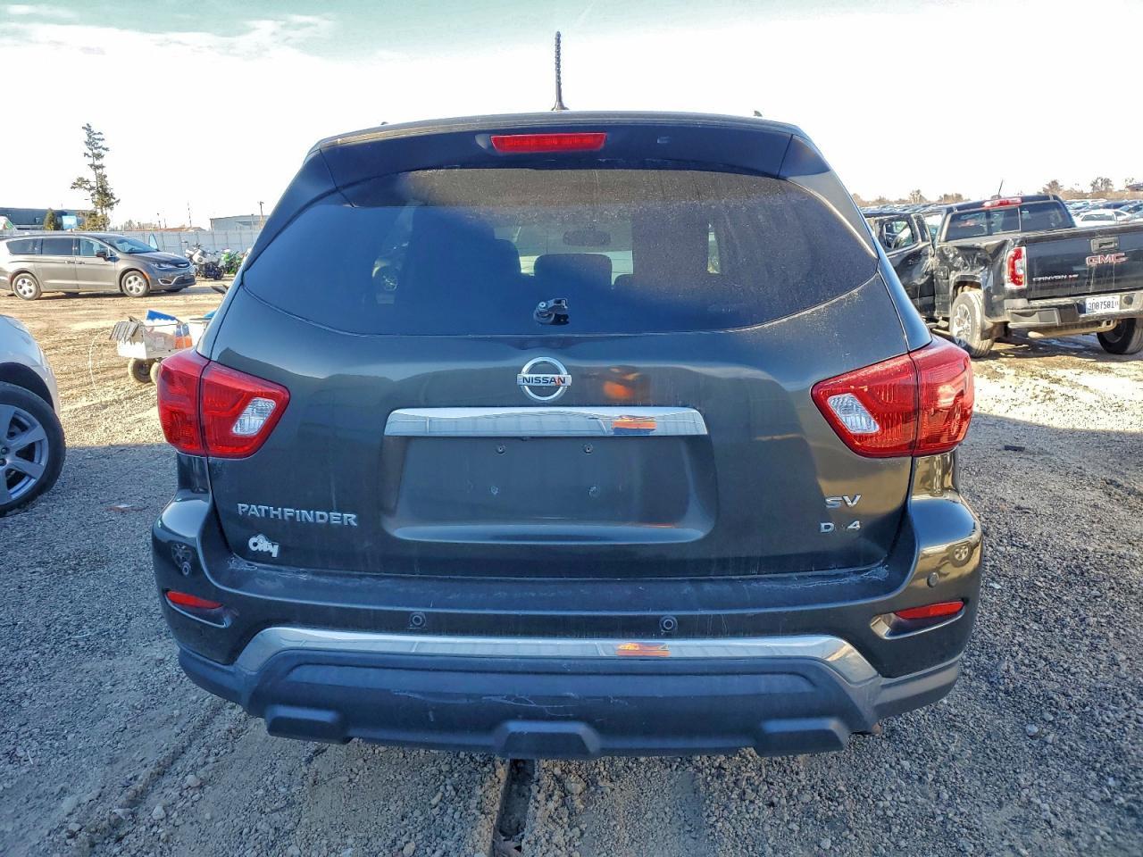 2017 Nissan Pathfinder S - Фото 6