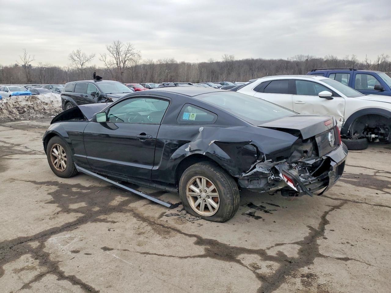 2008 Ford Mustang - Image 2
