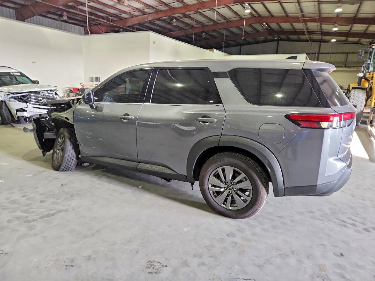 2025 Nissan Pathfinder S - Фото 2