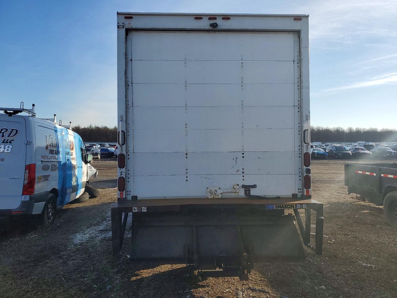 2017 Isuzu Npr Hd Box Truck - Image 6