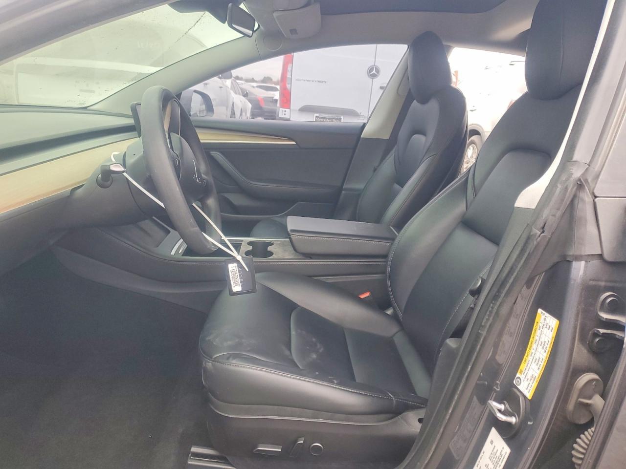2022 Tesla Model 3 - Image 7