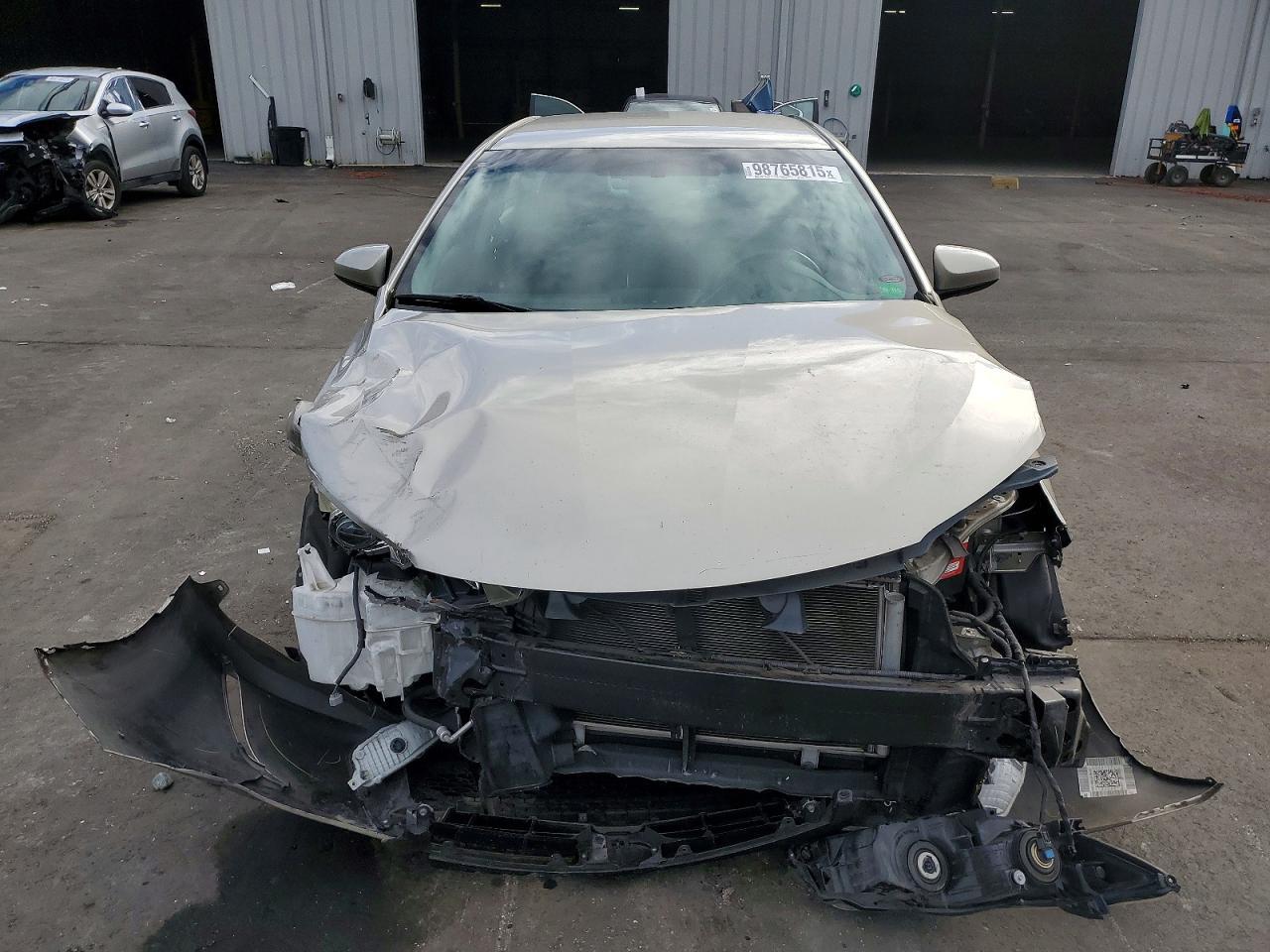 2016 Toyota Camry Le - Фото 5