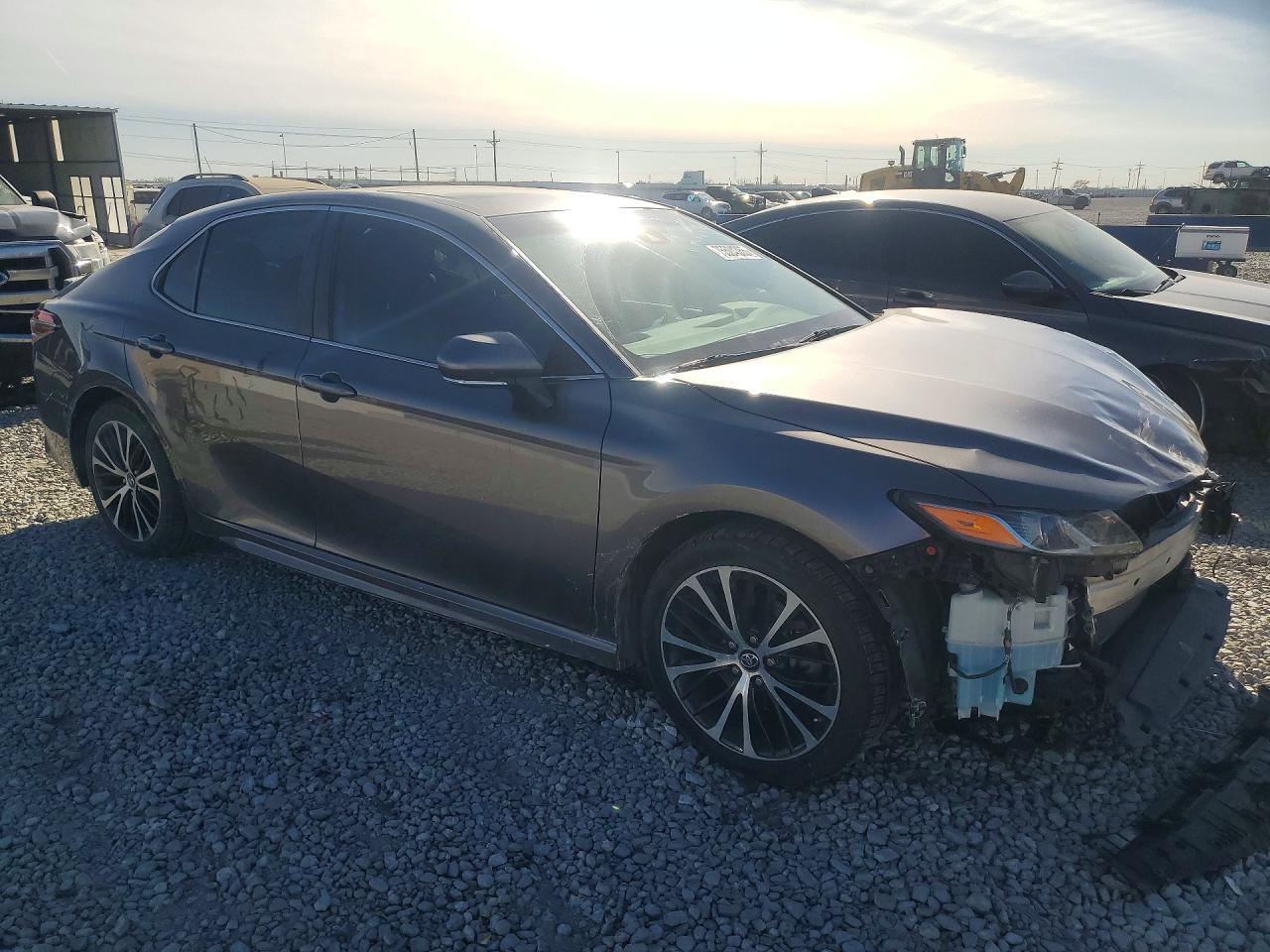 2018 Toyota Camry L - Фото 4