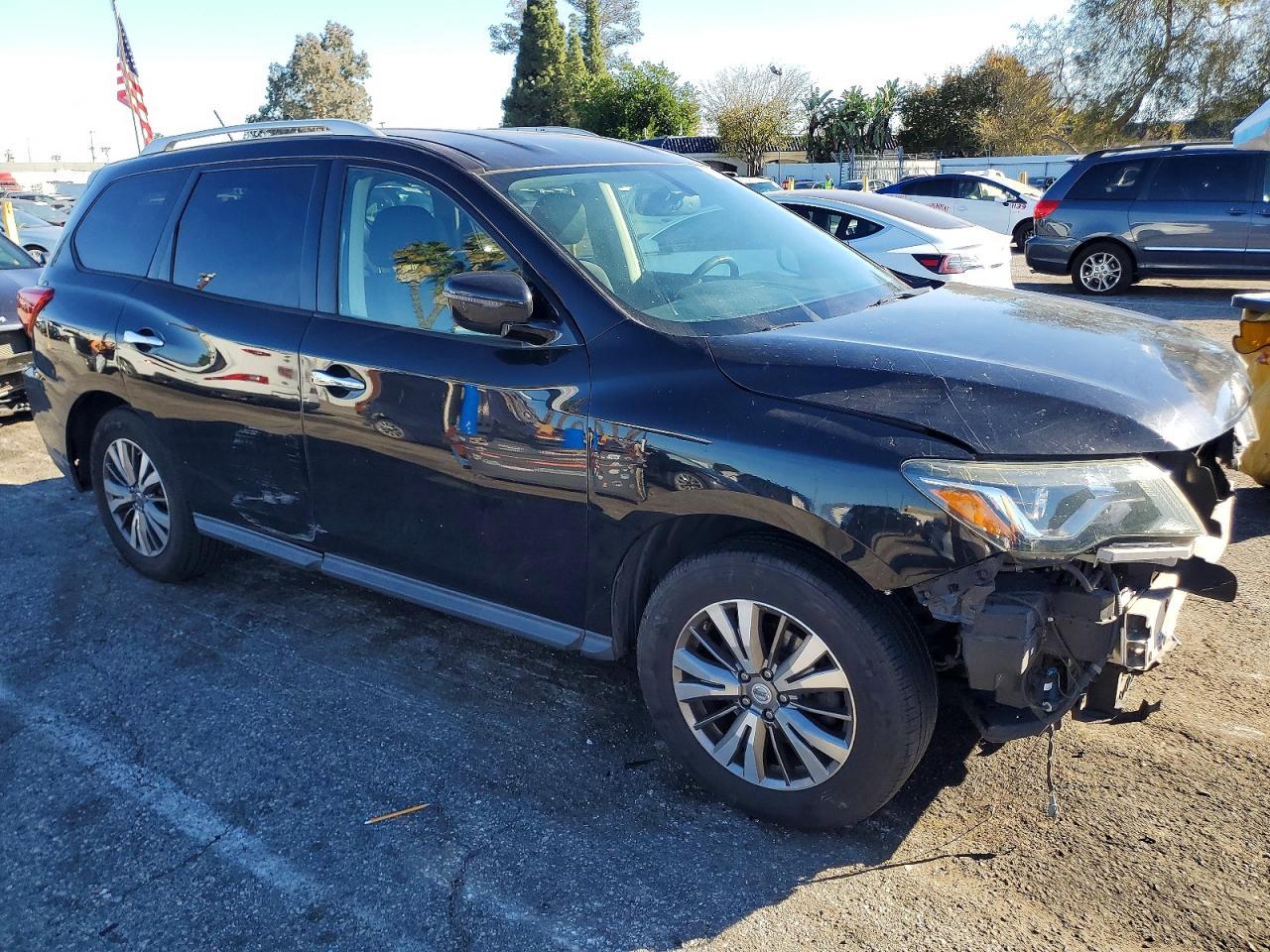2018 Nissan Pathfinder S - Фото 4