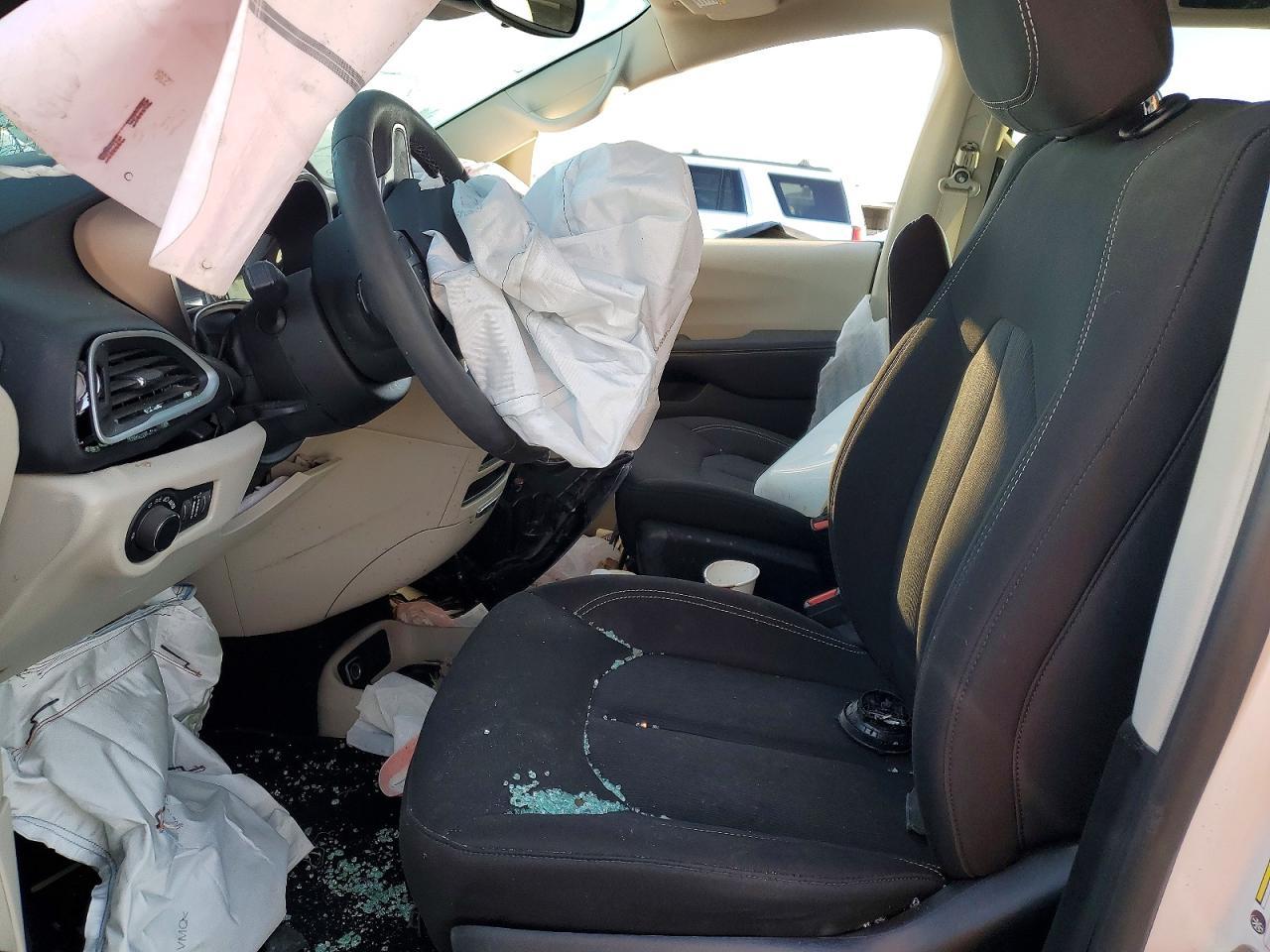 2024 Chrysler Voyager Lx - Image 7