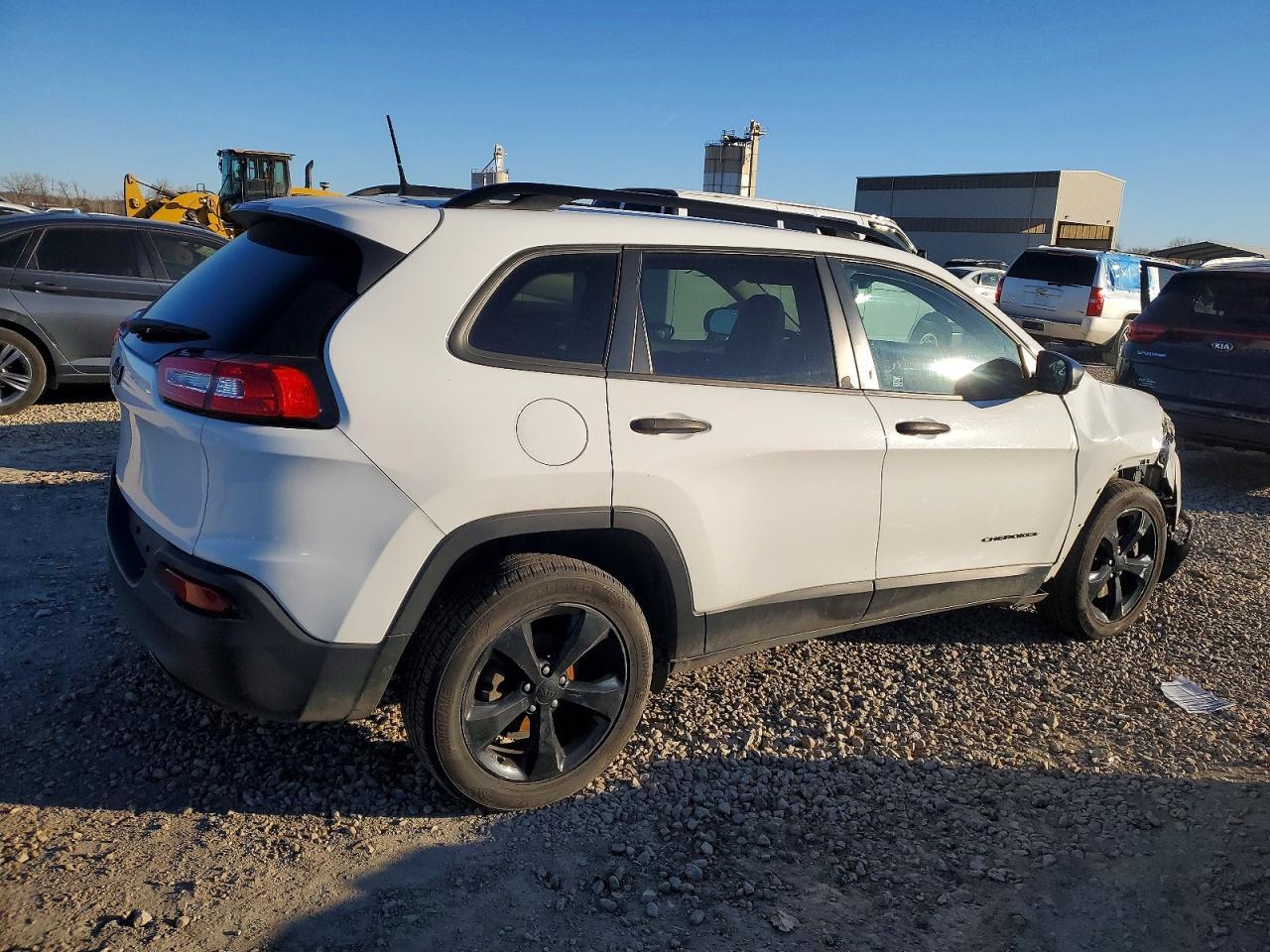 2017 Jeep Cherokee Sport - Фото 3