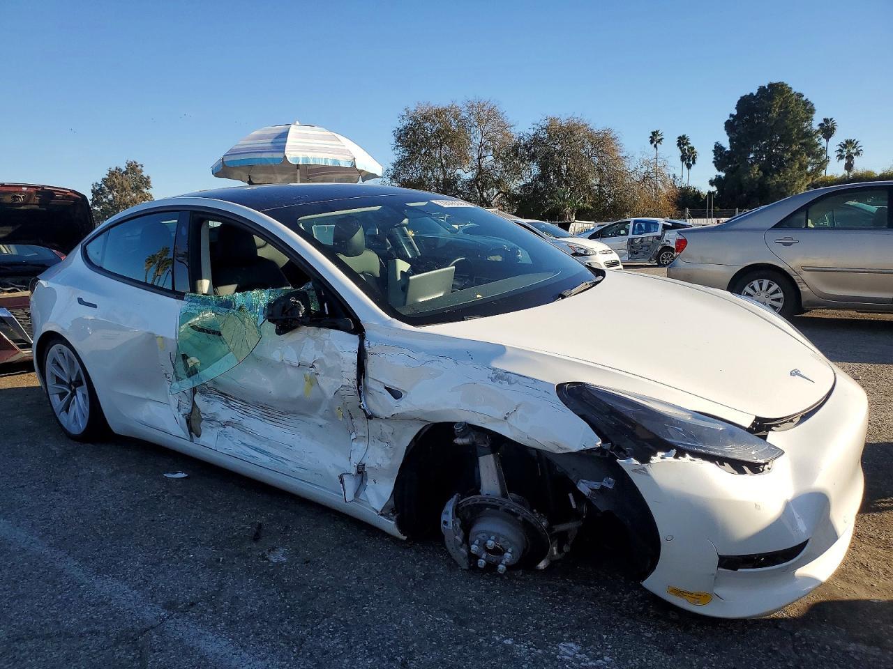 2022 Tesla Model 3 - Фото 4
