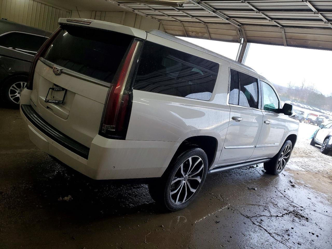 2017 Cadillac Escalade Esv Premium Luxury - Image 3