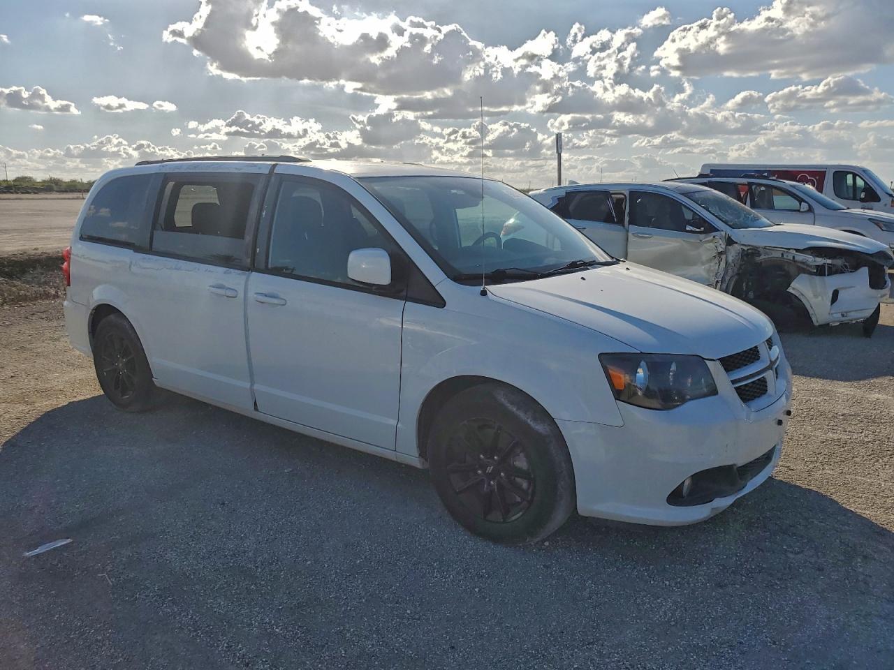 2019 Dodge Grand Caravan Gt - Image 4
