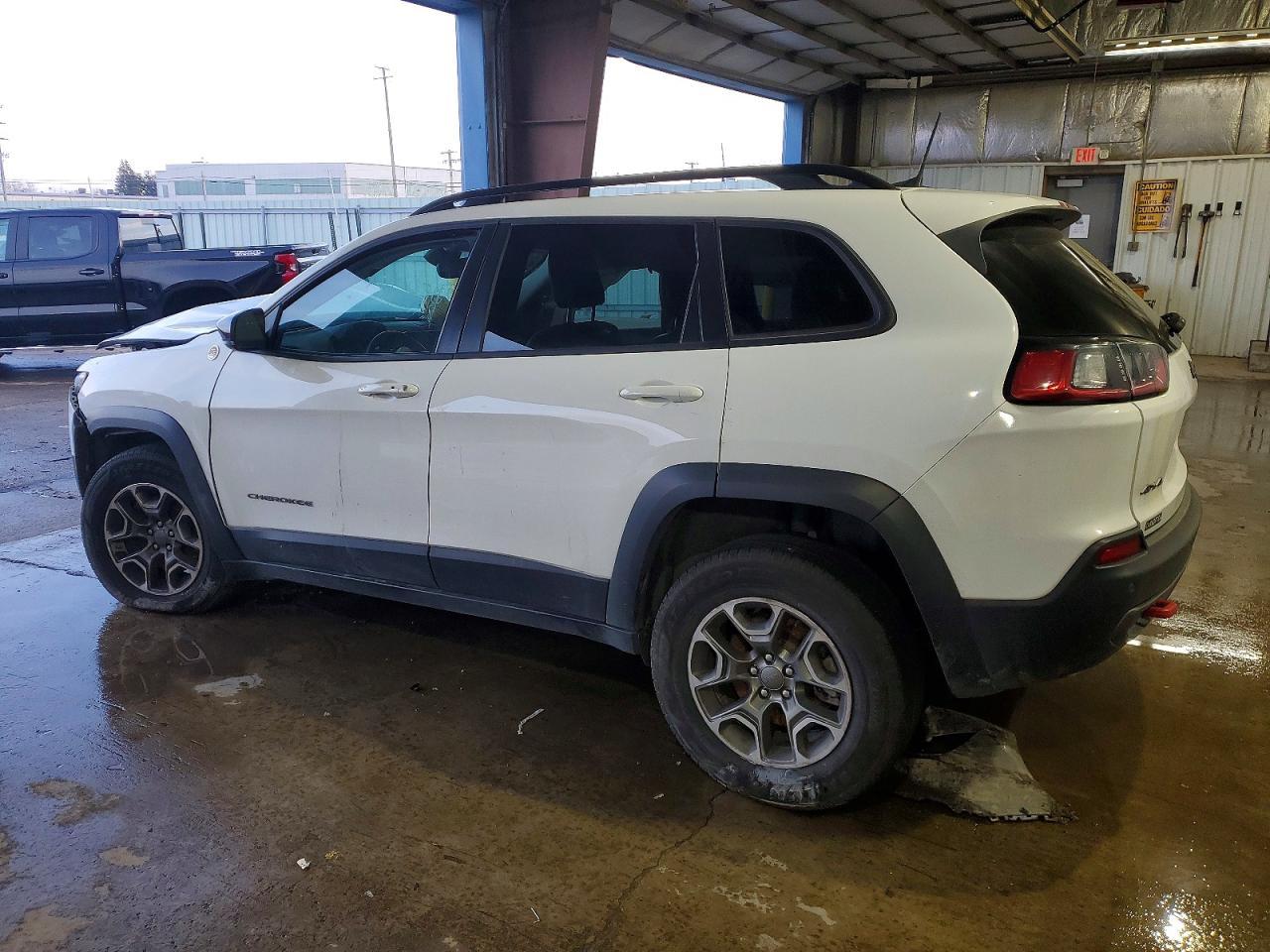 2022 Jeep Cherokee Trailhawk - Image 2