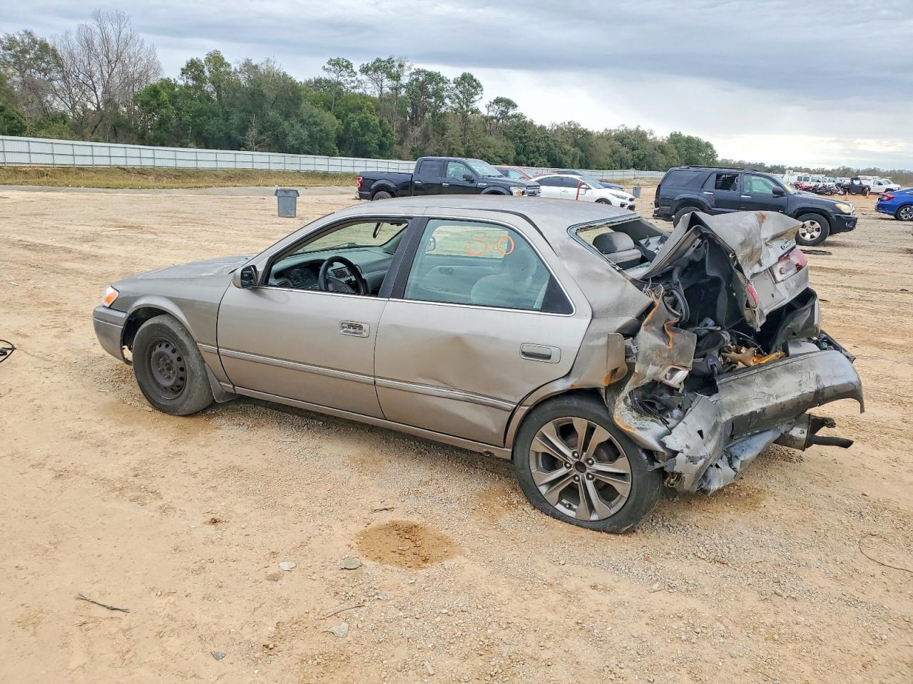 1999 Toyota Camry Ce - Фото 2