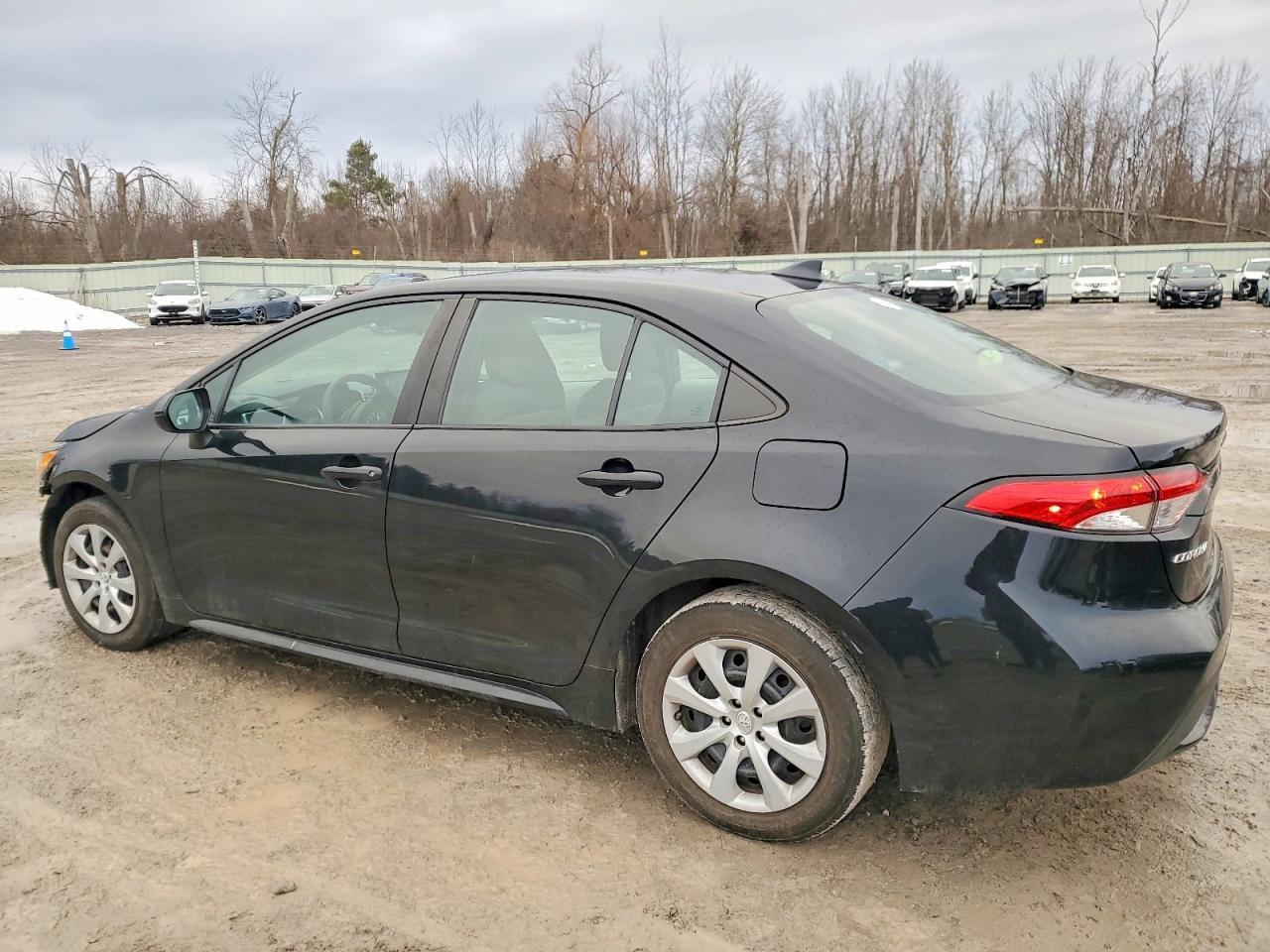 2021 Toyota Corolla Le - Фото 2