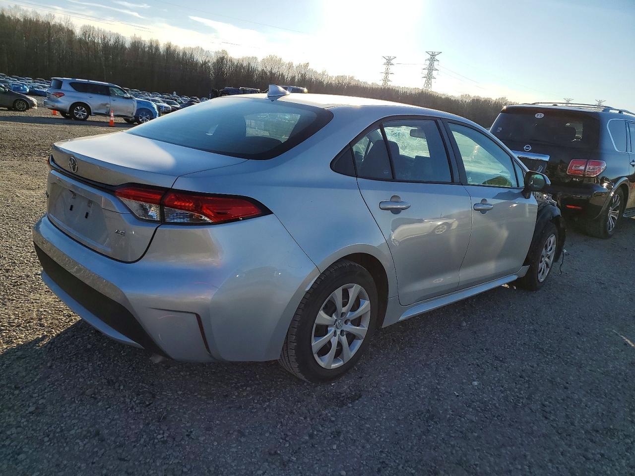 2022 Toyota Corolla Le - Image 3