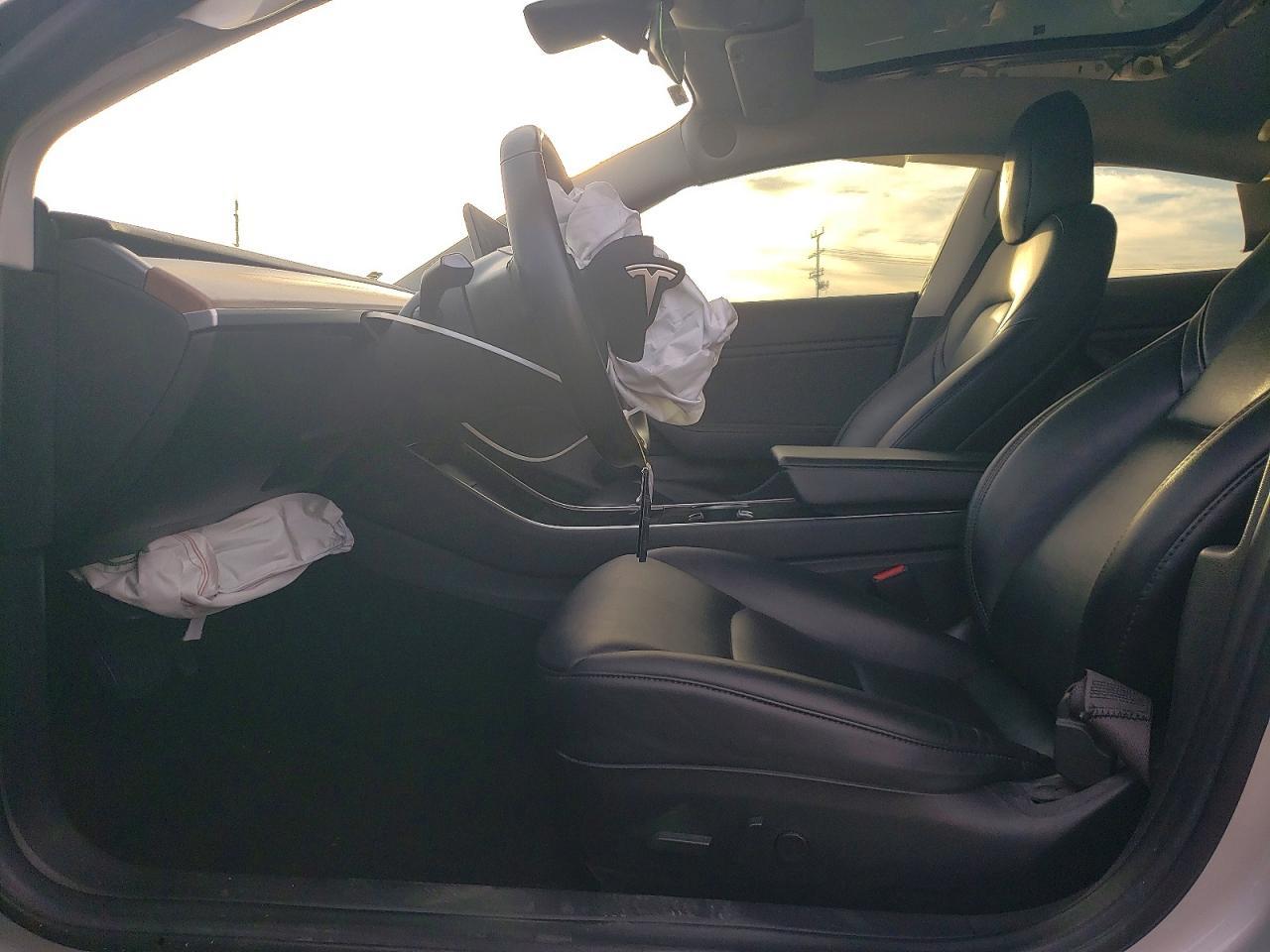 2018 Tesla Model 3 - Фото 7
