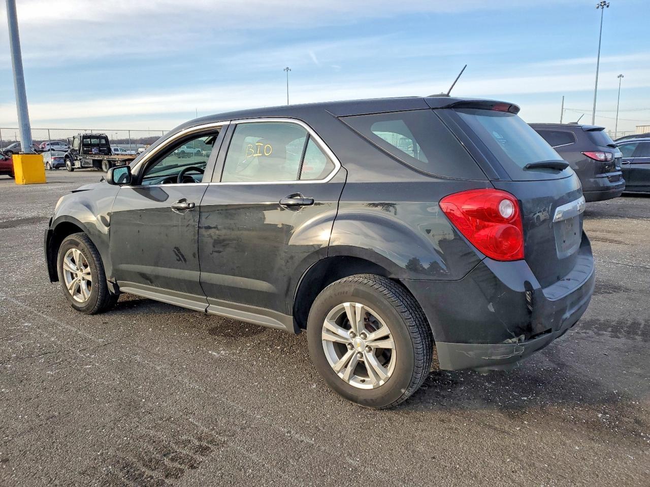 2015 Chevrolet Equinox Ls - Image 2