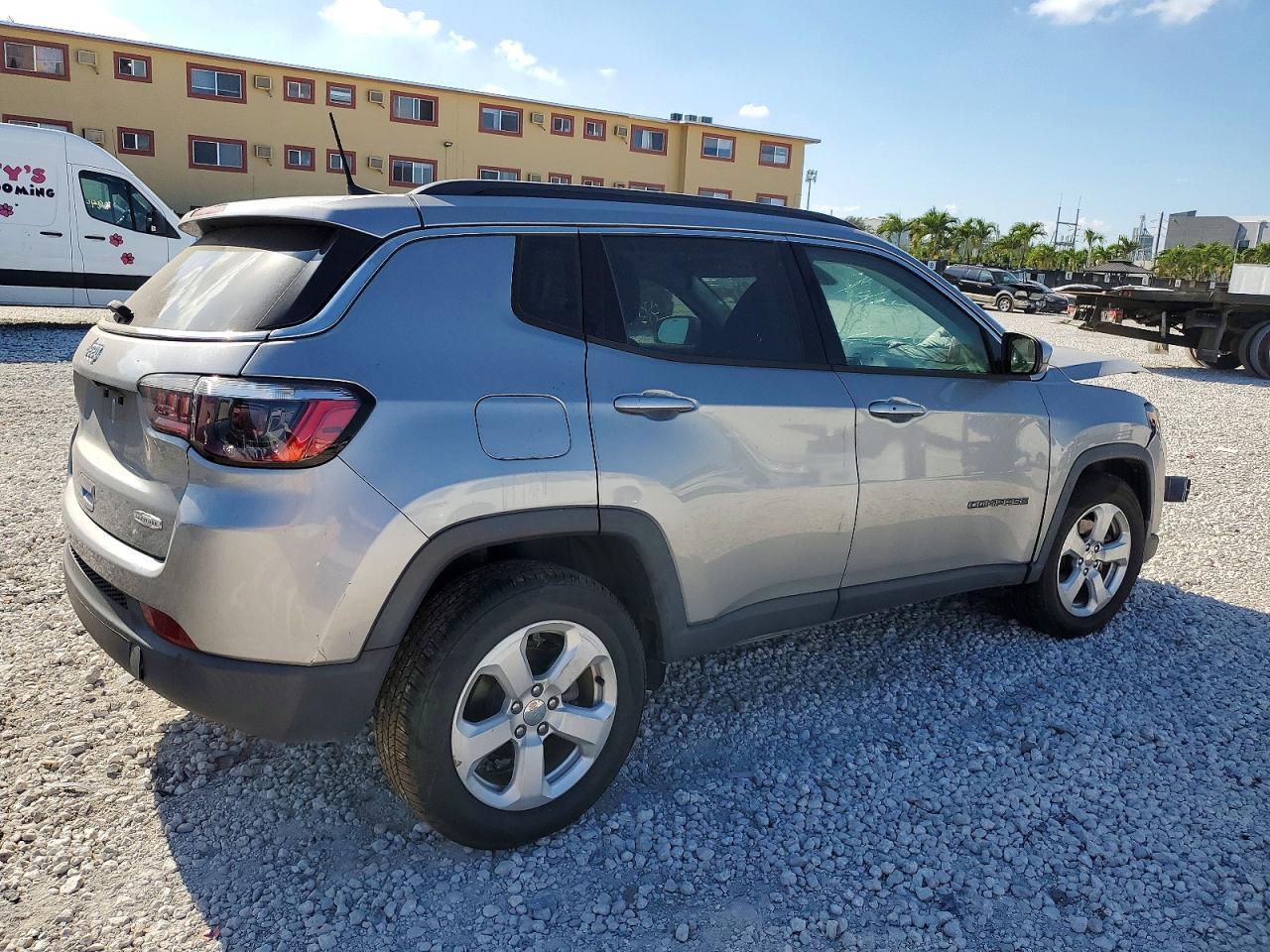 2021 Jeep Compass Latitude - Image 3
