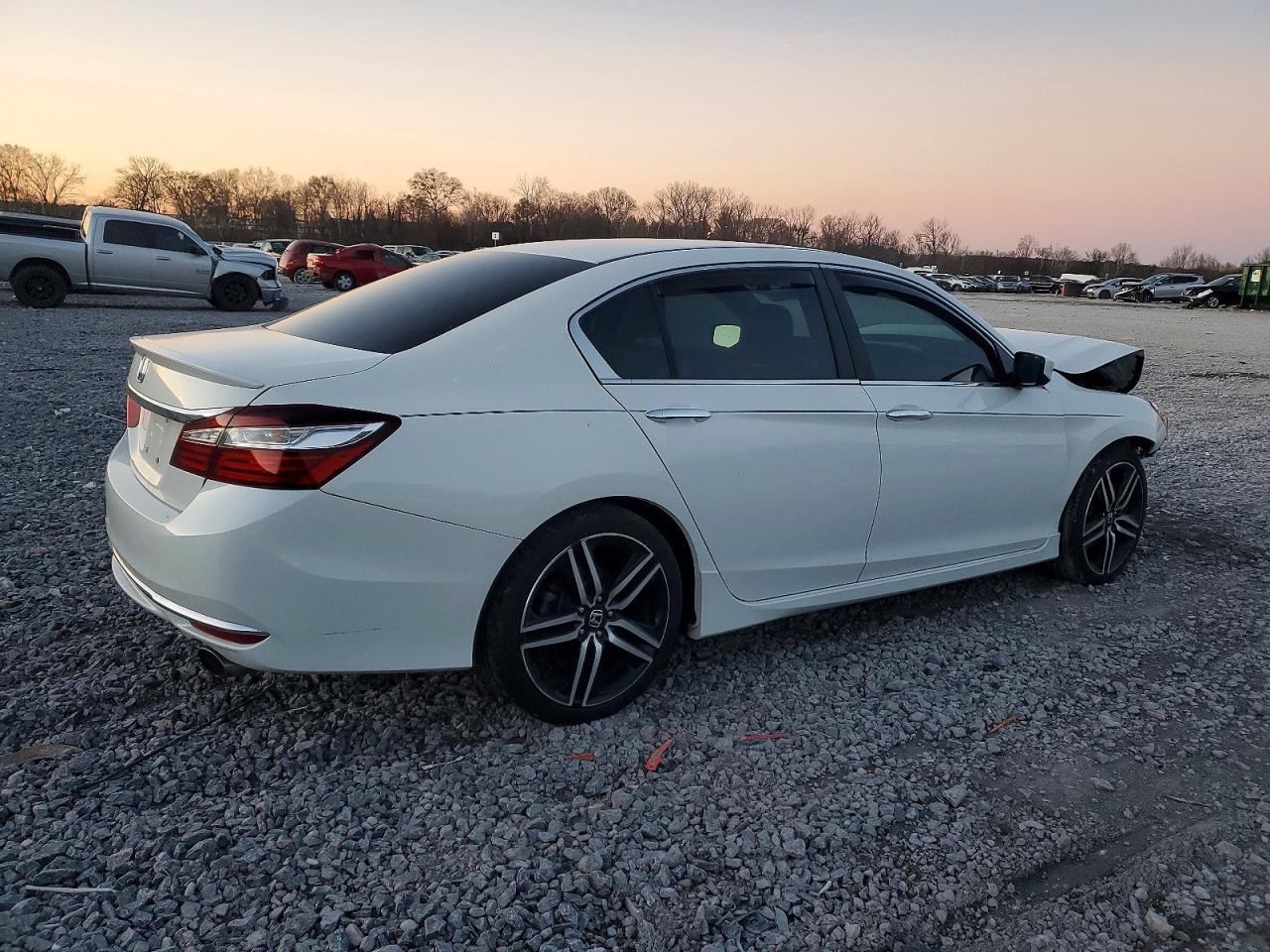 2016 Honda Accord Sport - Image 3