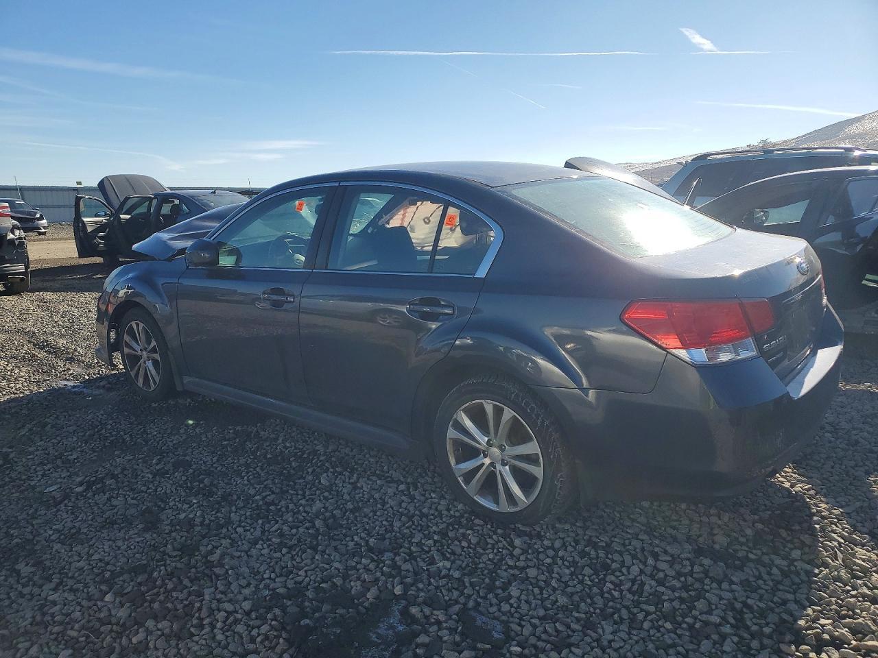 2013 Subaru Legacy 2.5I Premium - Фото 2