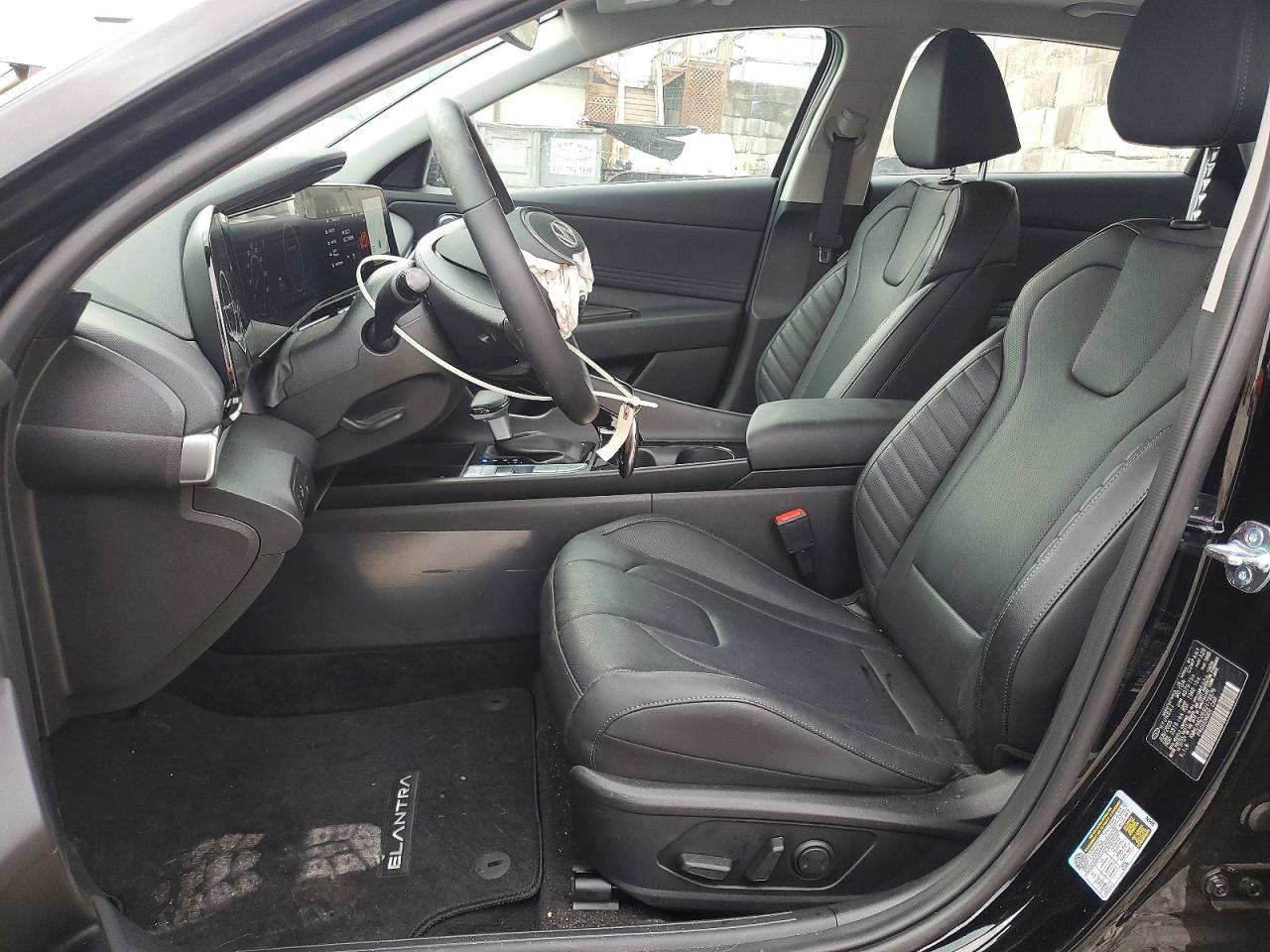 2025 Hyundai Elantra Limited - Image 7