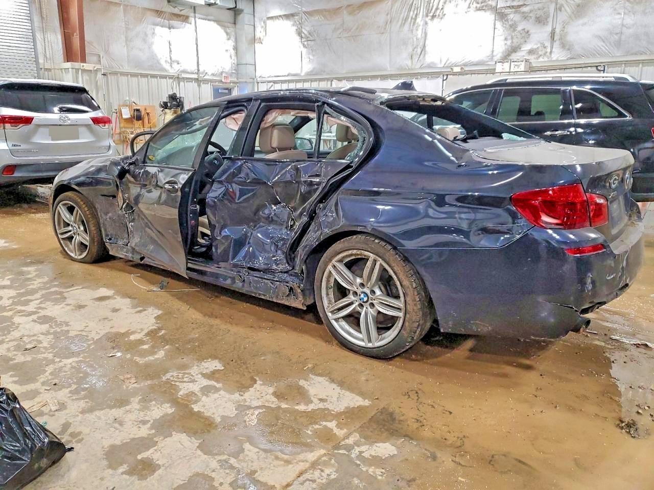 2013 BMW 535 Xi - Фото 2