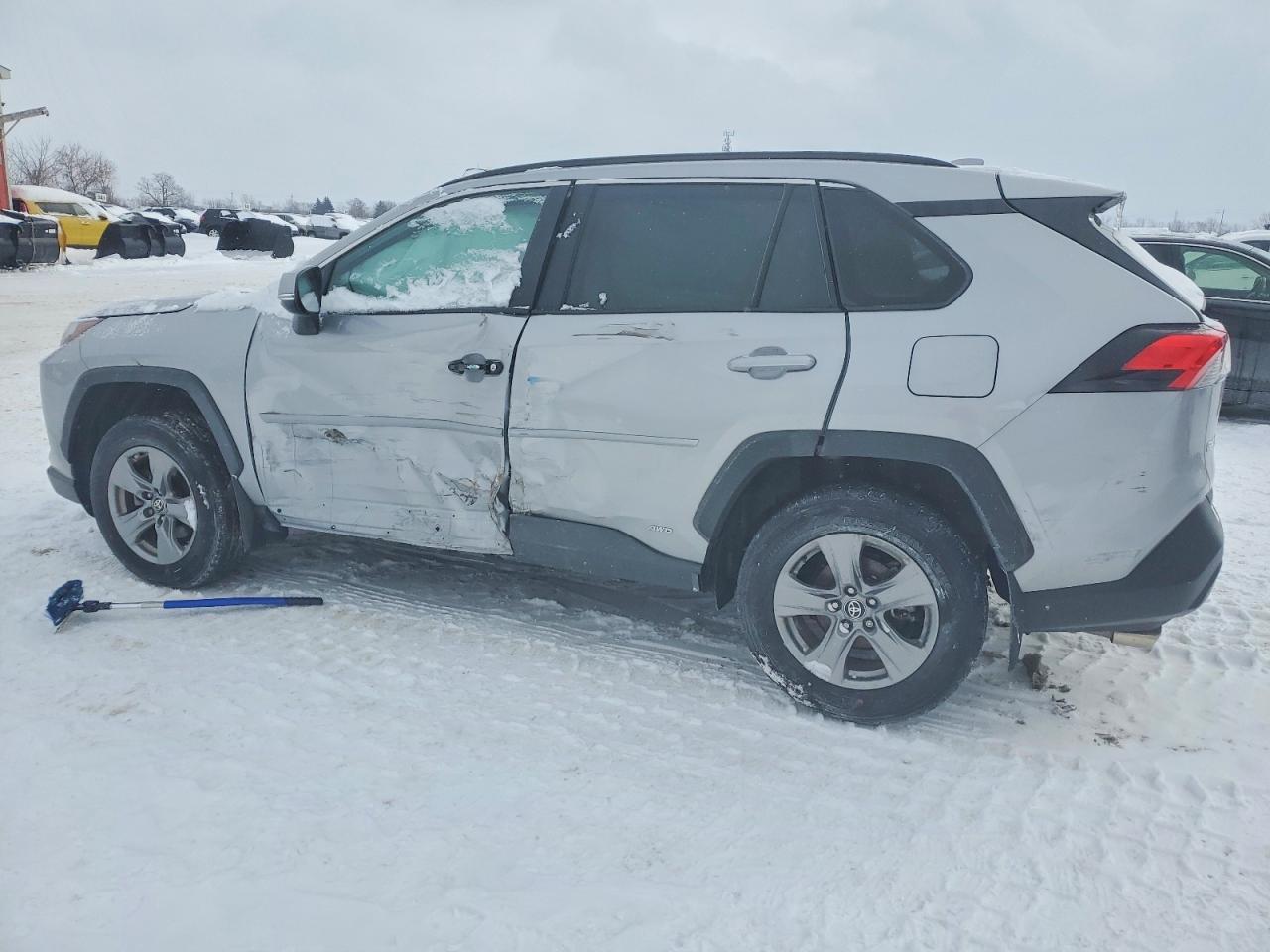 2024 Toyota Rav4 Xle - Фото 2