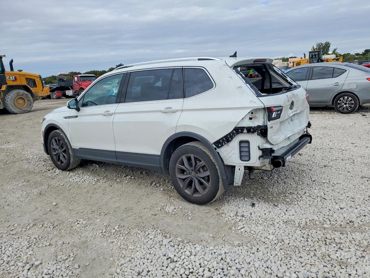 2022 Volkswagen Tiguan Se - Фото 2