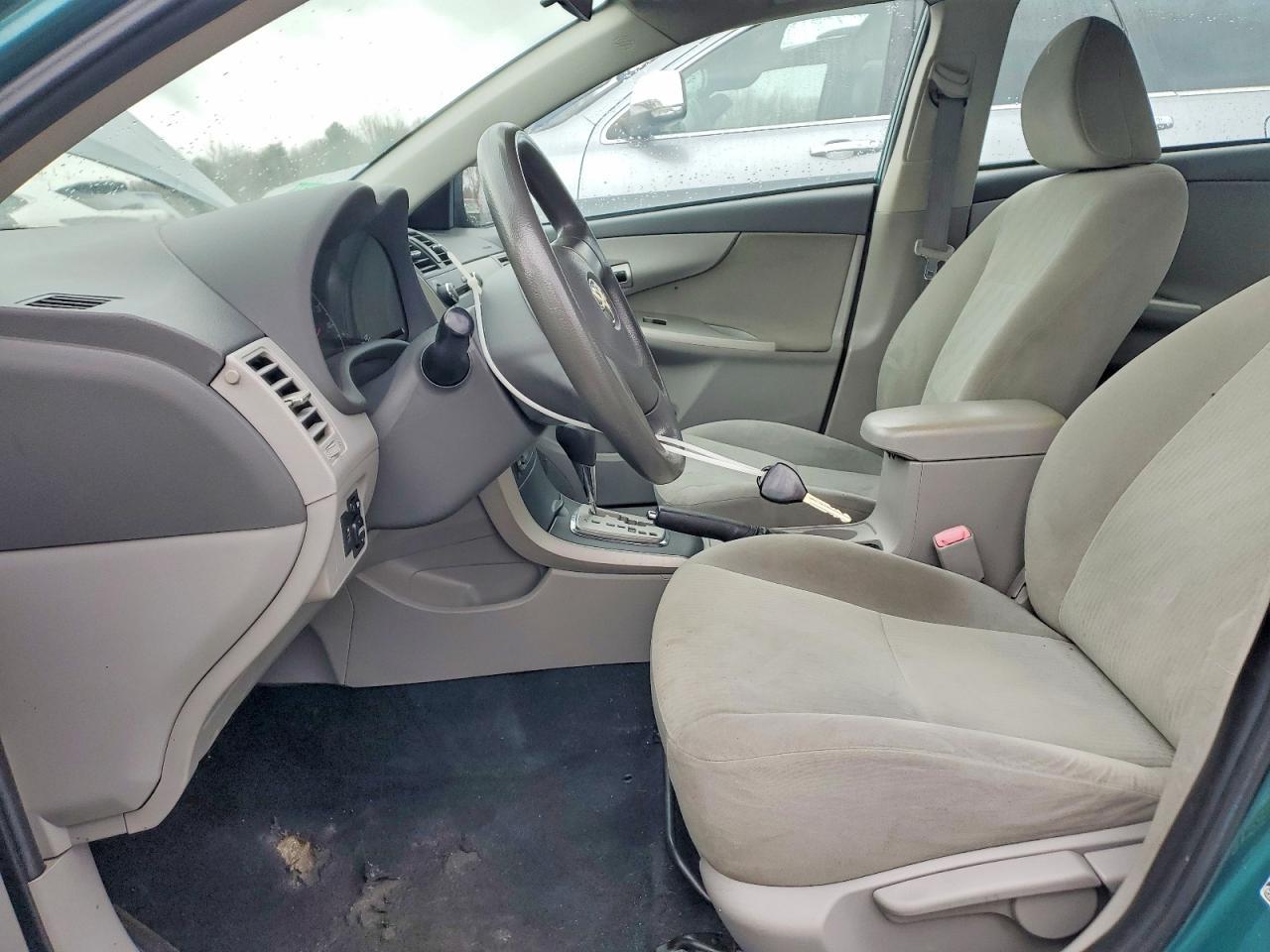 2010 Toyota Corolla - Фото 7
