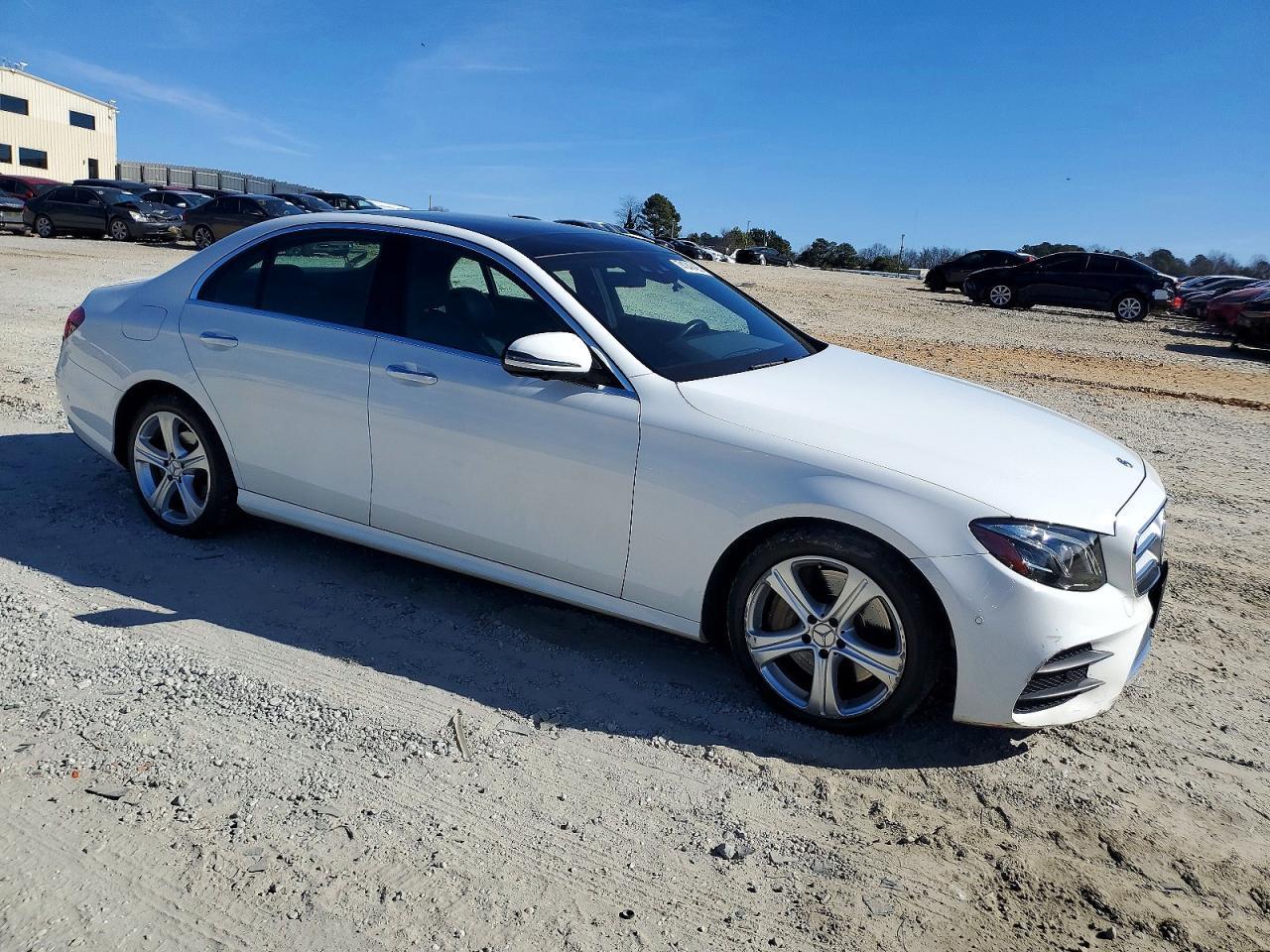 2019 Mercedes-Benz E 300 4Matic - Фото 4