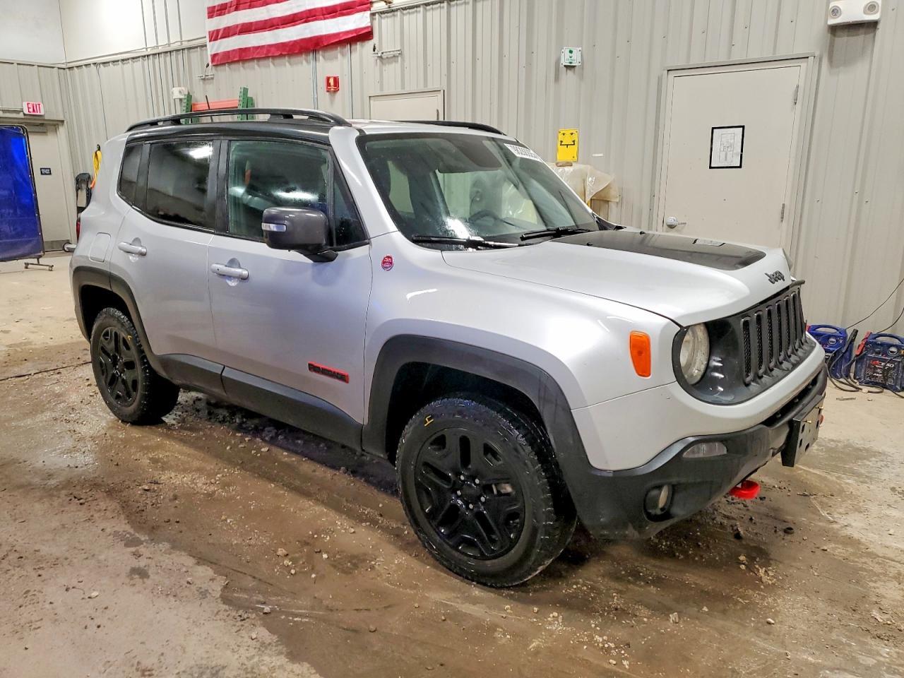 2018 Jeep Renegade Trailhawk - Image 4
