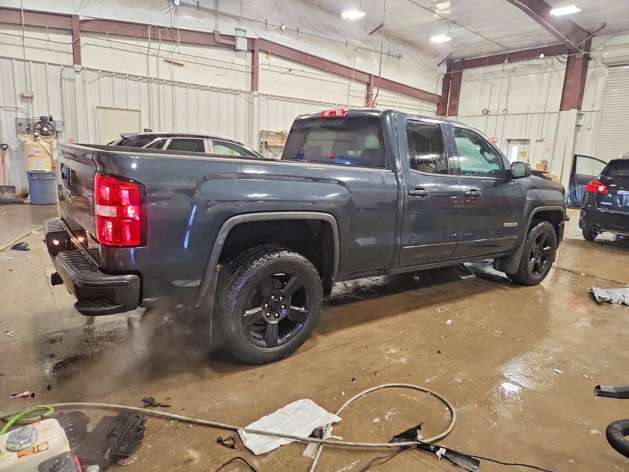 2017 GMC Sierra K1500 - Фото 3