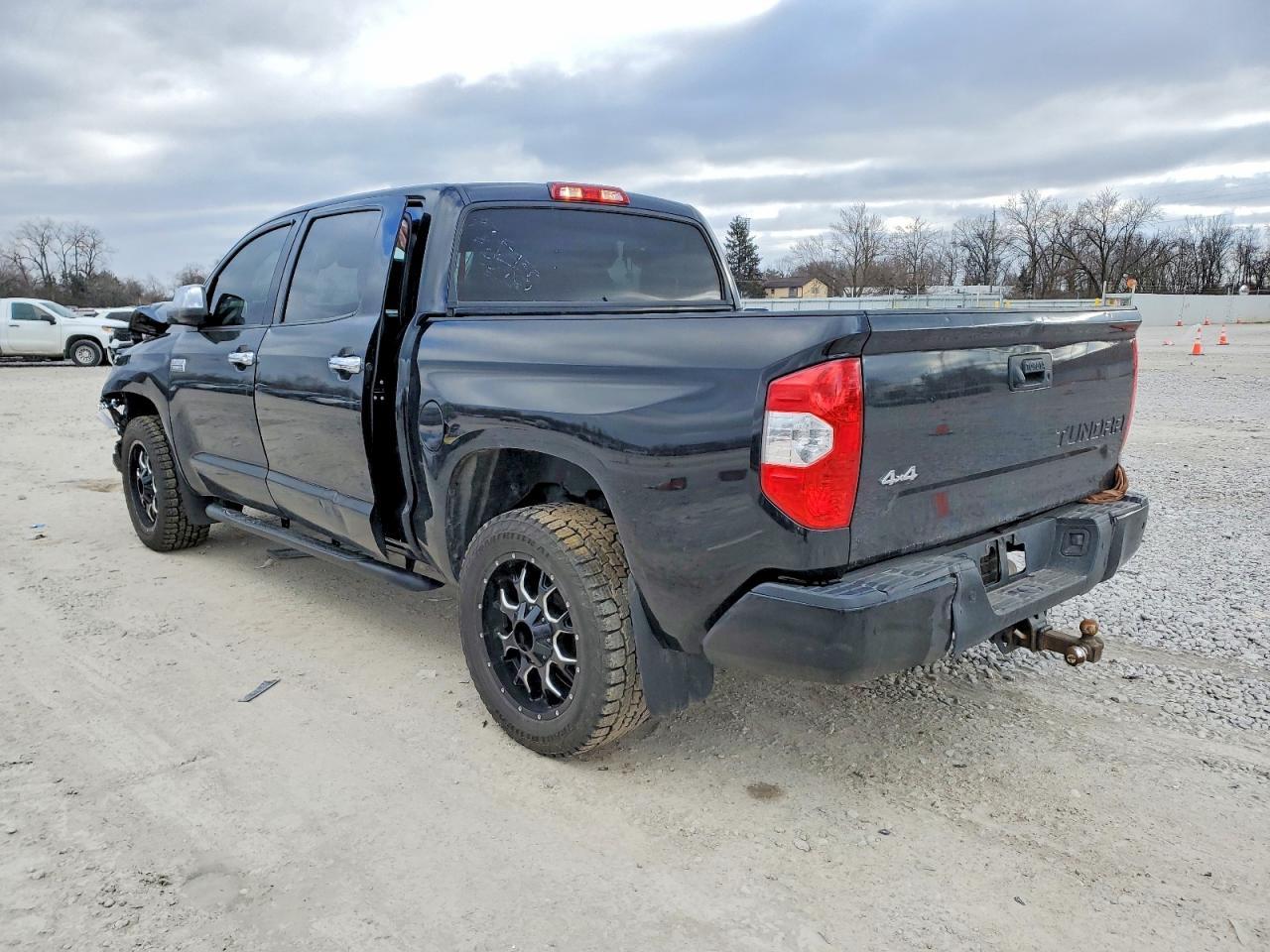 2018 Toyota Tundra Platinum - Фото 2