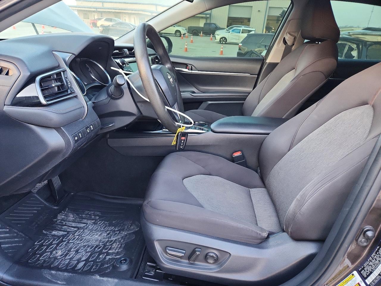 2019 Toyota Camry Le - Image 7