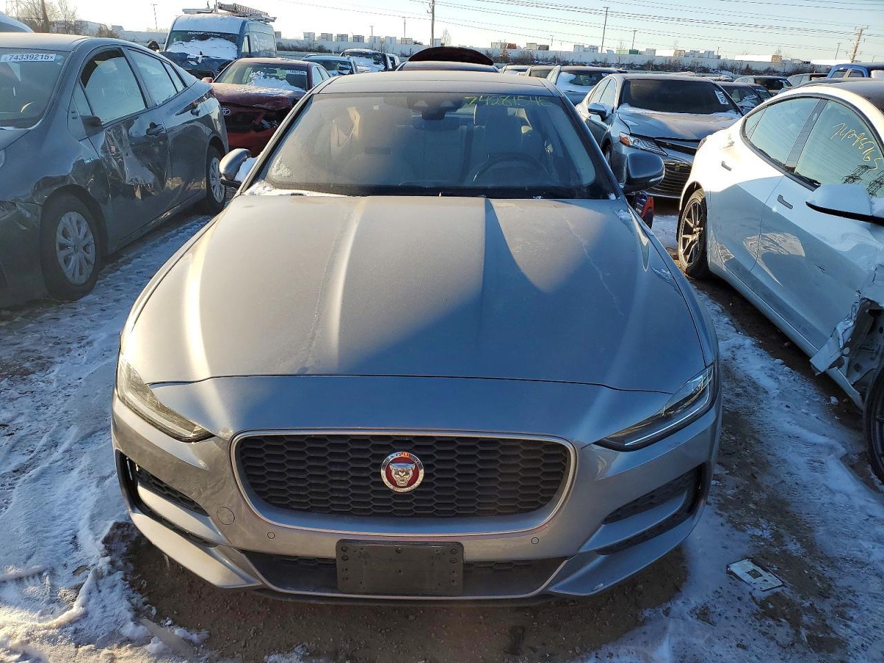 2020 Jaguar Xe S - Image 5