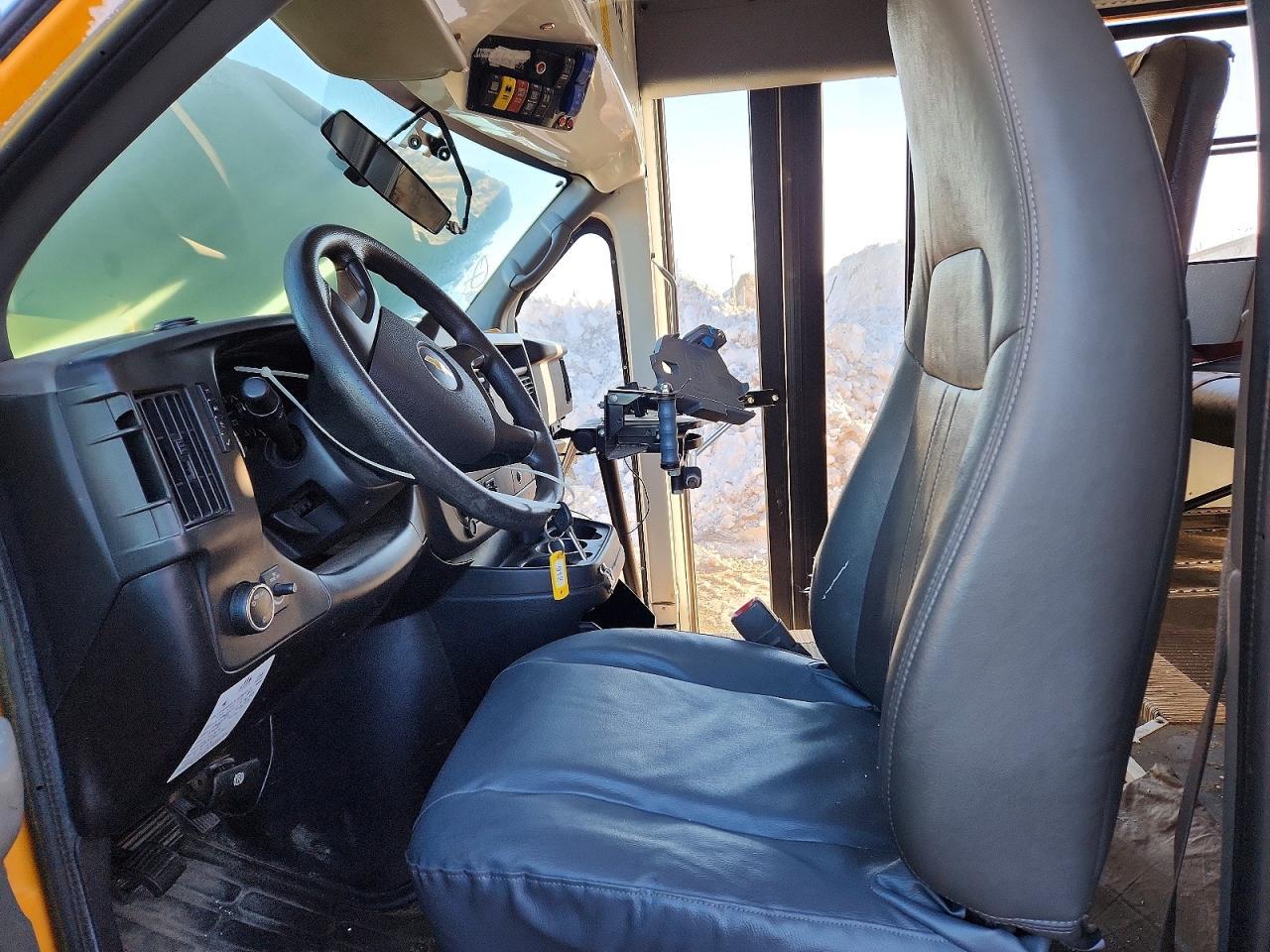 2012 Chevrolet Express School Bus - Фото 5