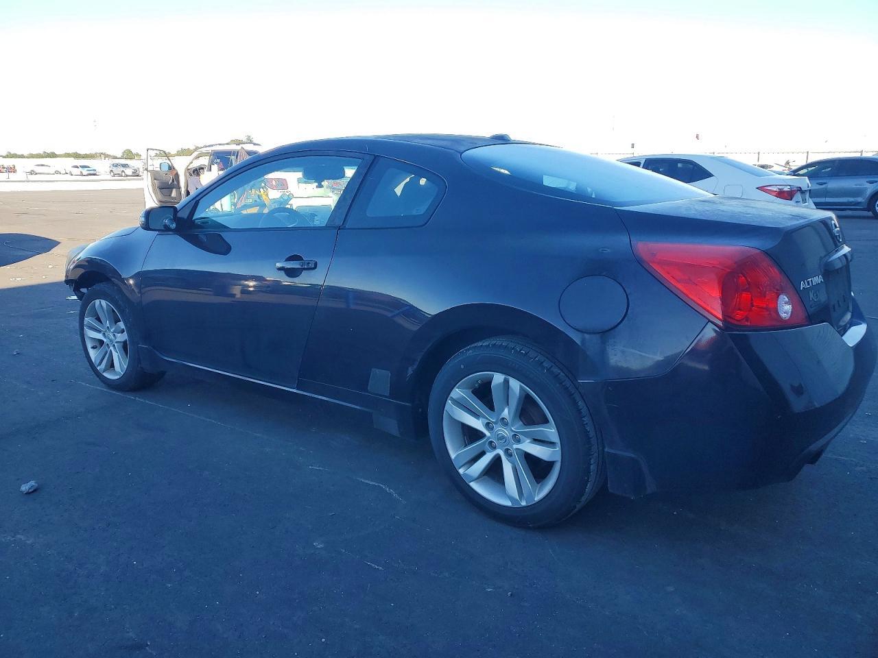 2012 Nissan Altima S - Image 2