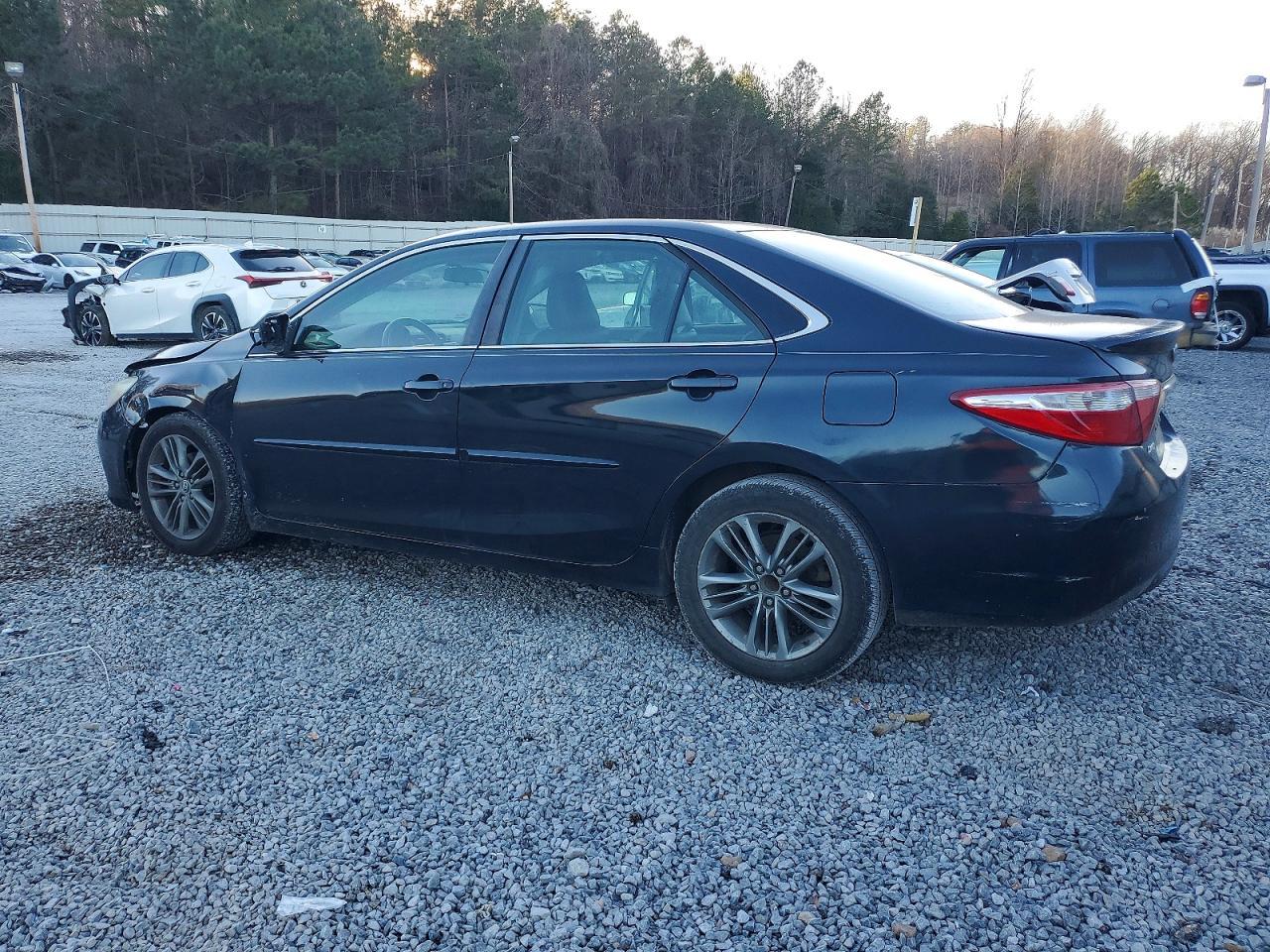 2015 Toyota Camry Le - Image 2