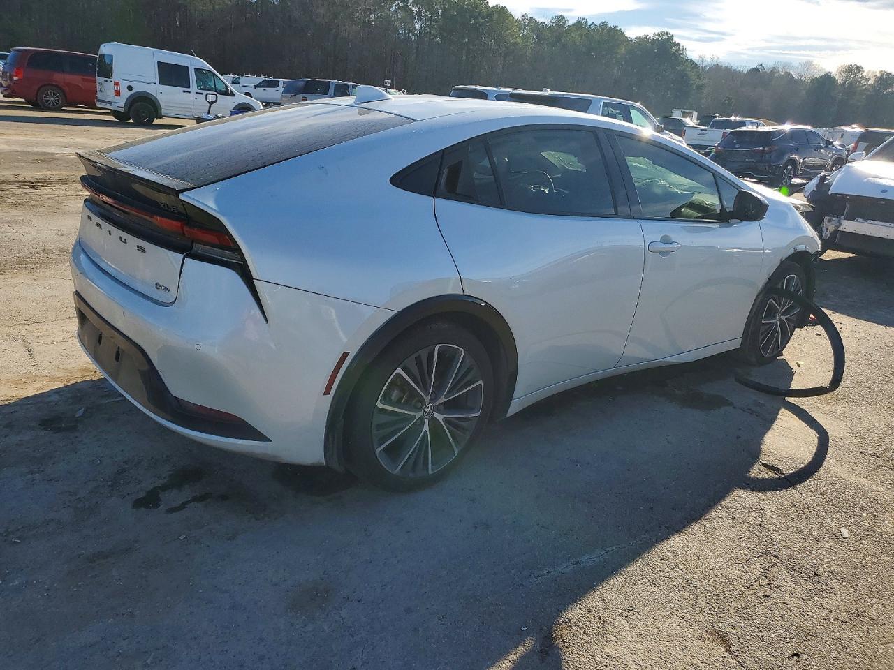 2023 Toyota Prius Le - Image 3