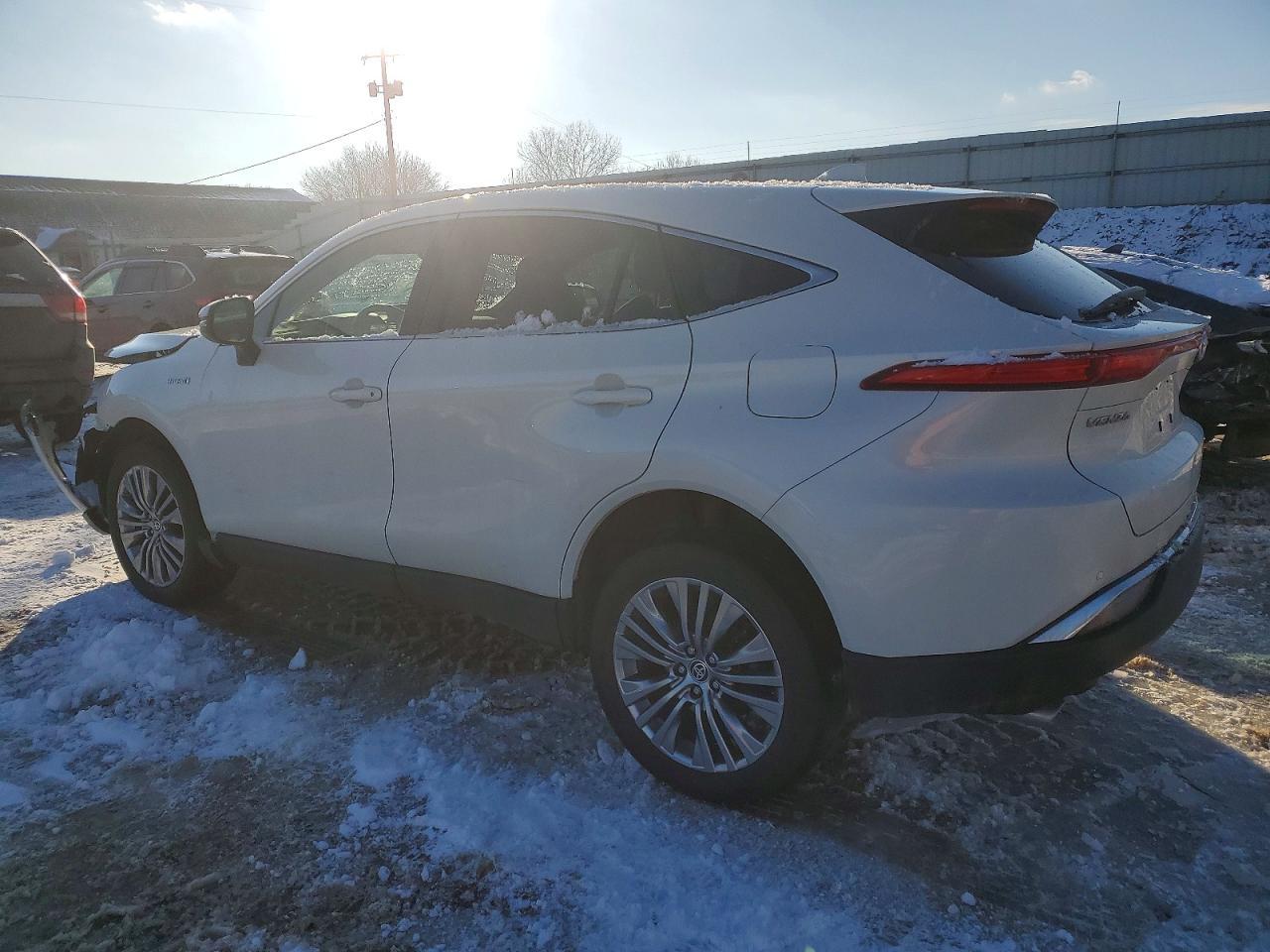 2021 Toyota Venza Le - Image 2