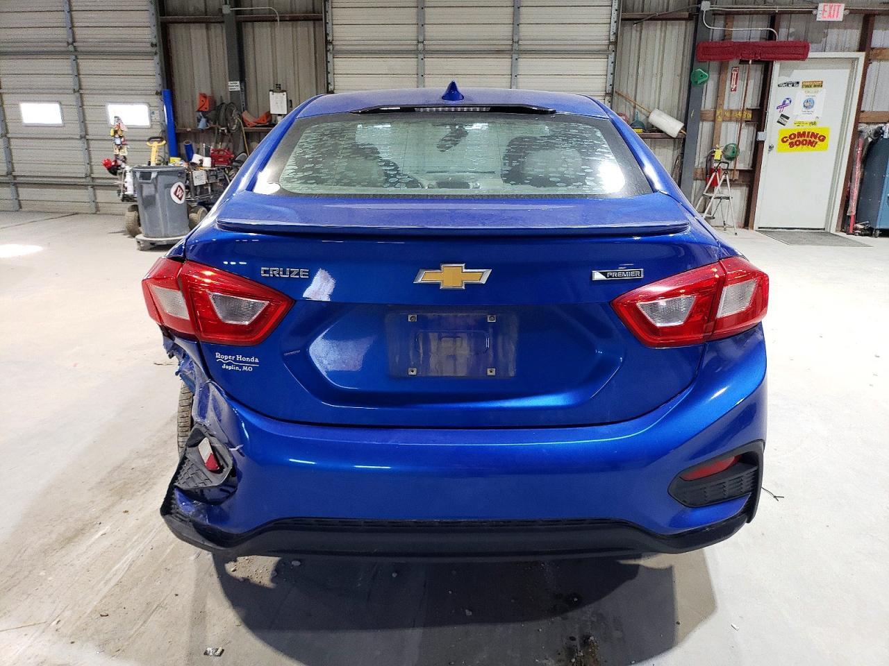 2016 Chevrolet Cruze Premier - Image 6