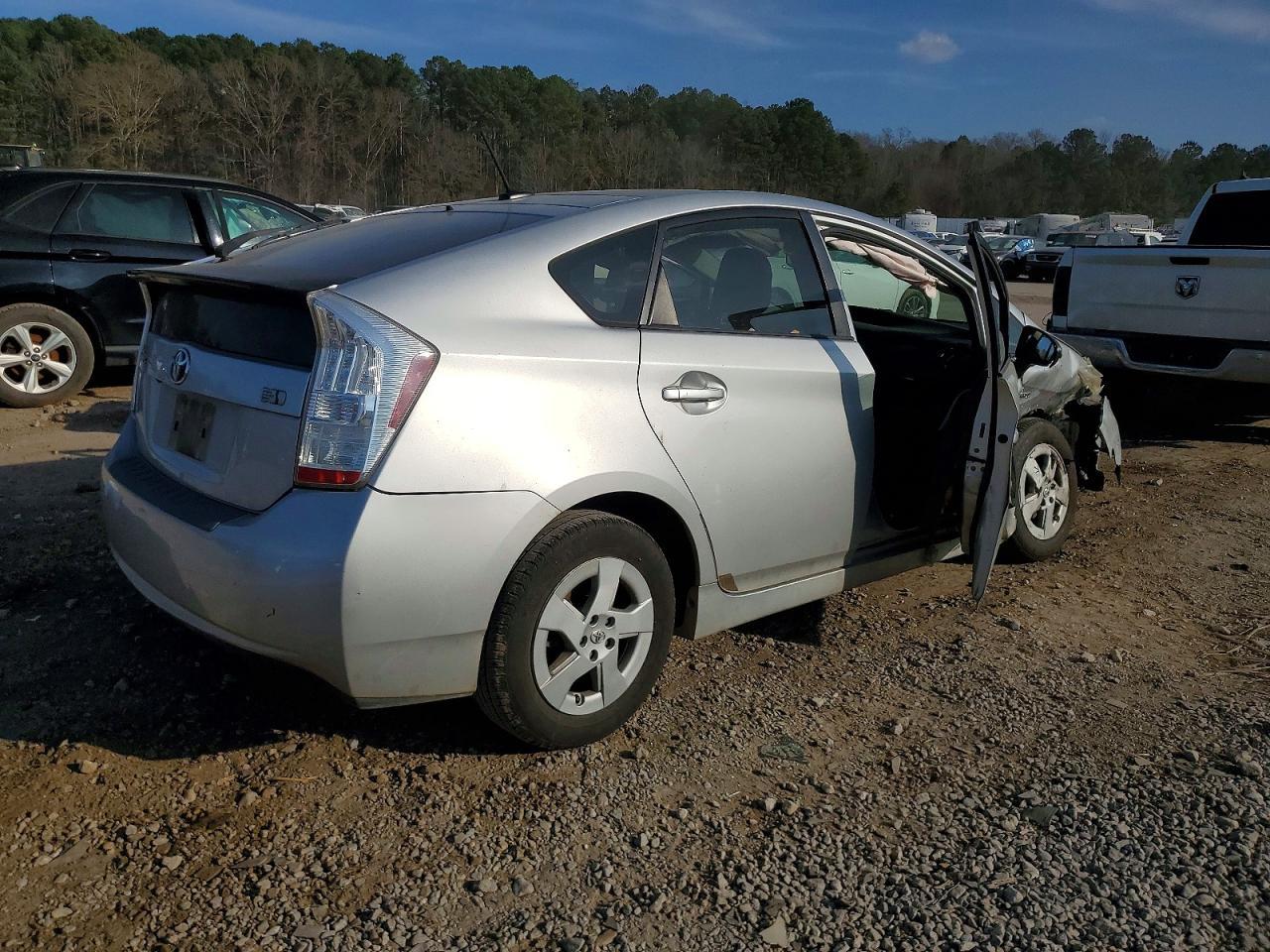 2011 Toyota Prius - Фото 3