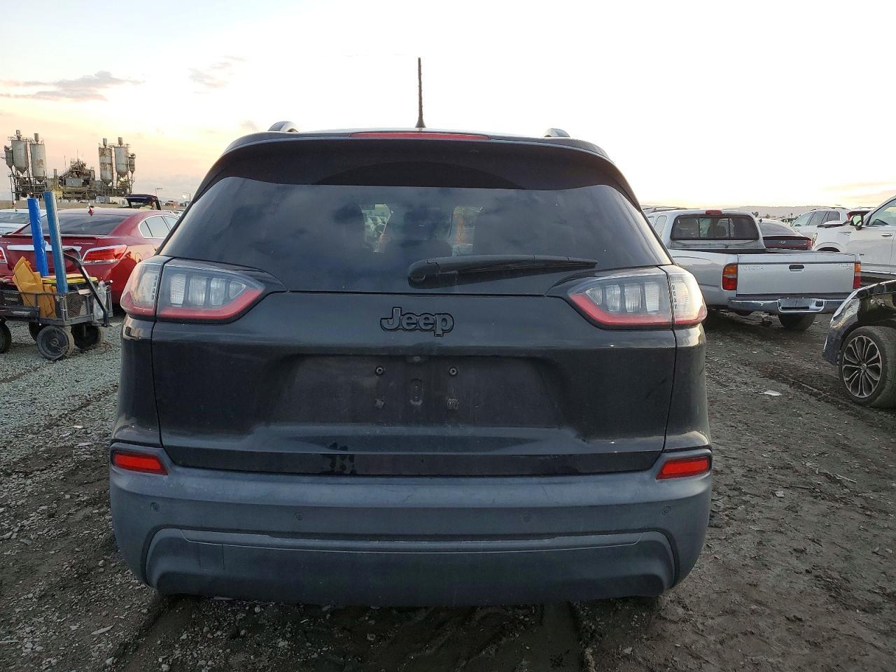 2020 Jeep Cherokee Latitude Plus - Фото 6