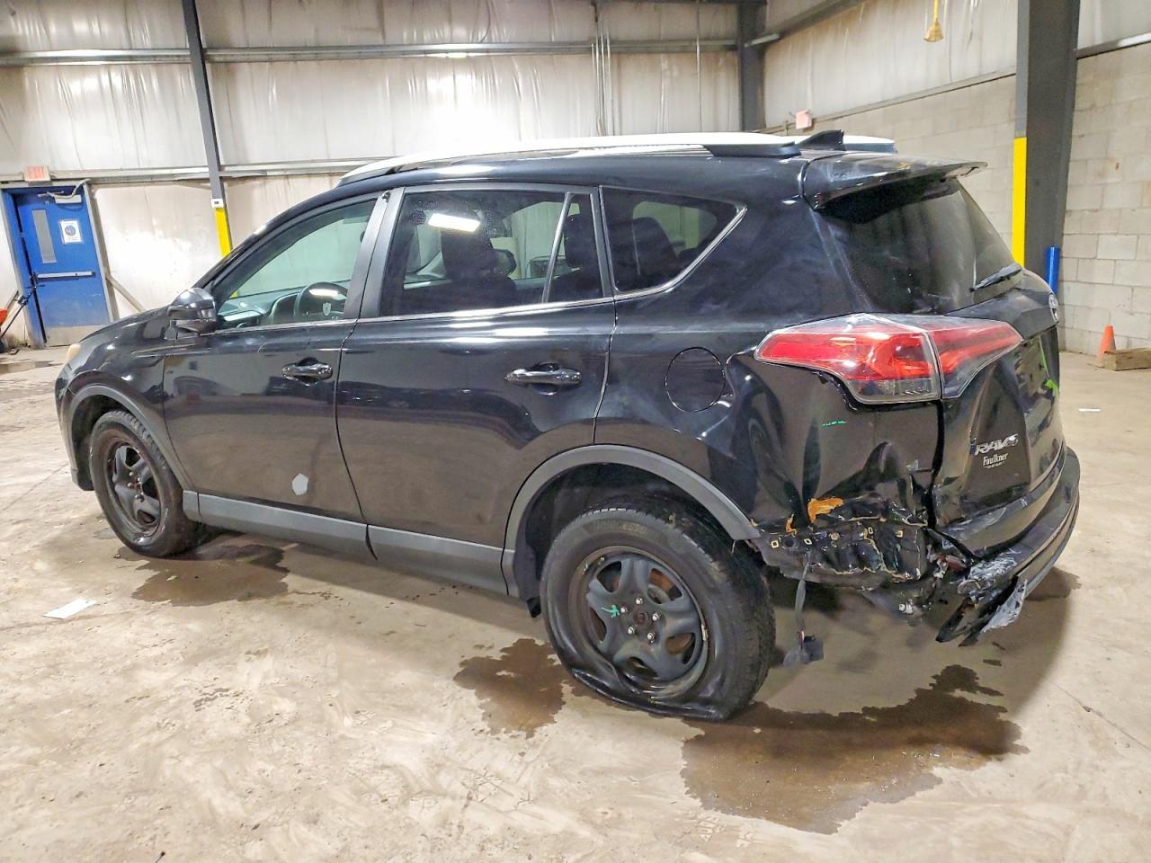 2016 Toyota Rav4 Le - Фото 2