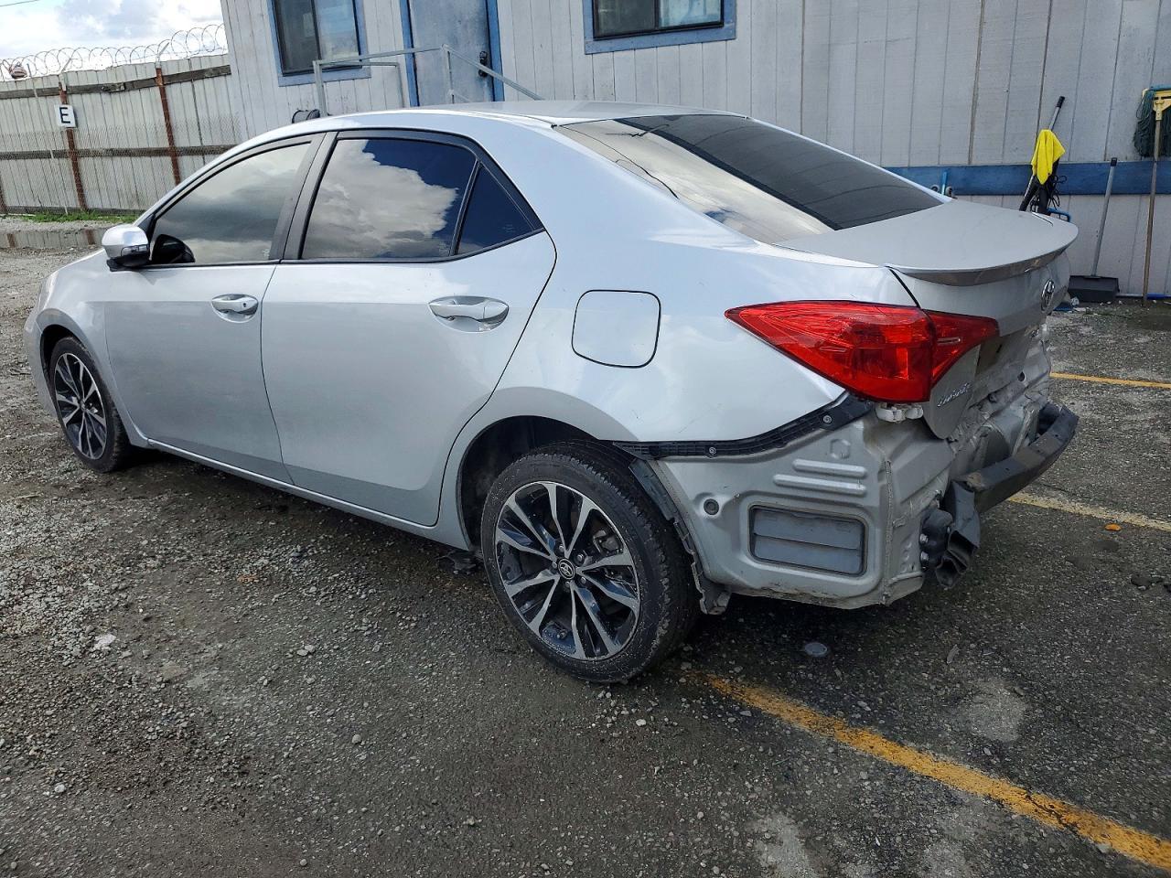 2017 Toyota Corolla L - Фото 2