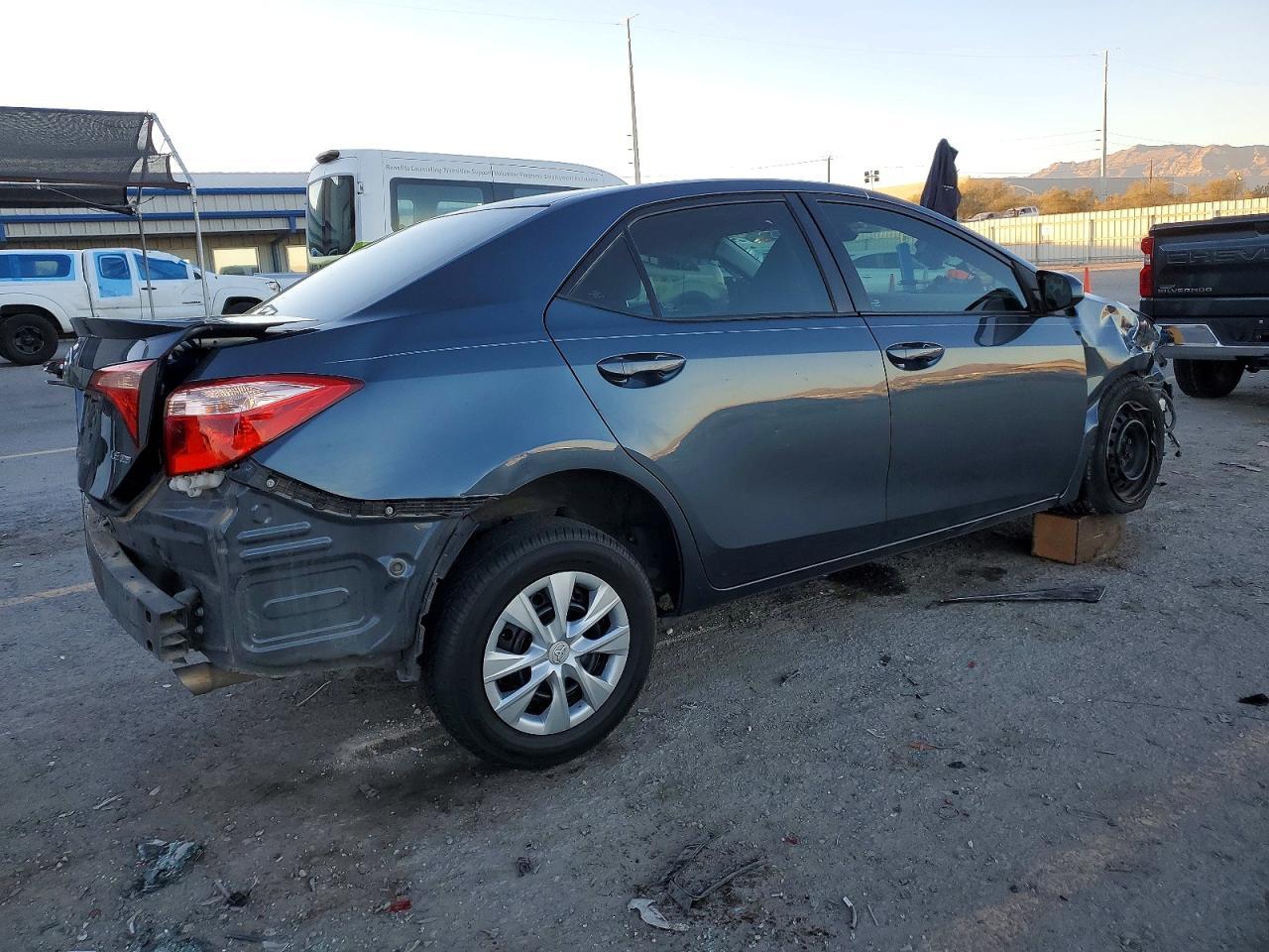 2017 Toyota Corolla Le Eco - Фото 3