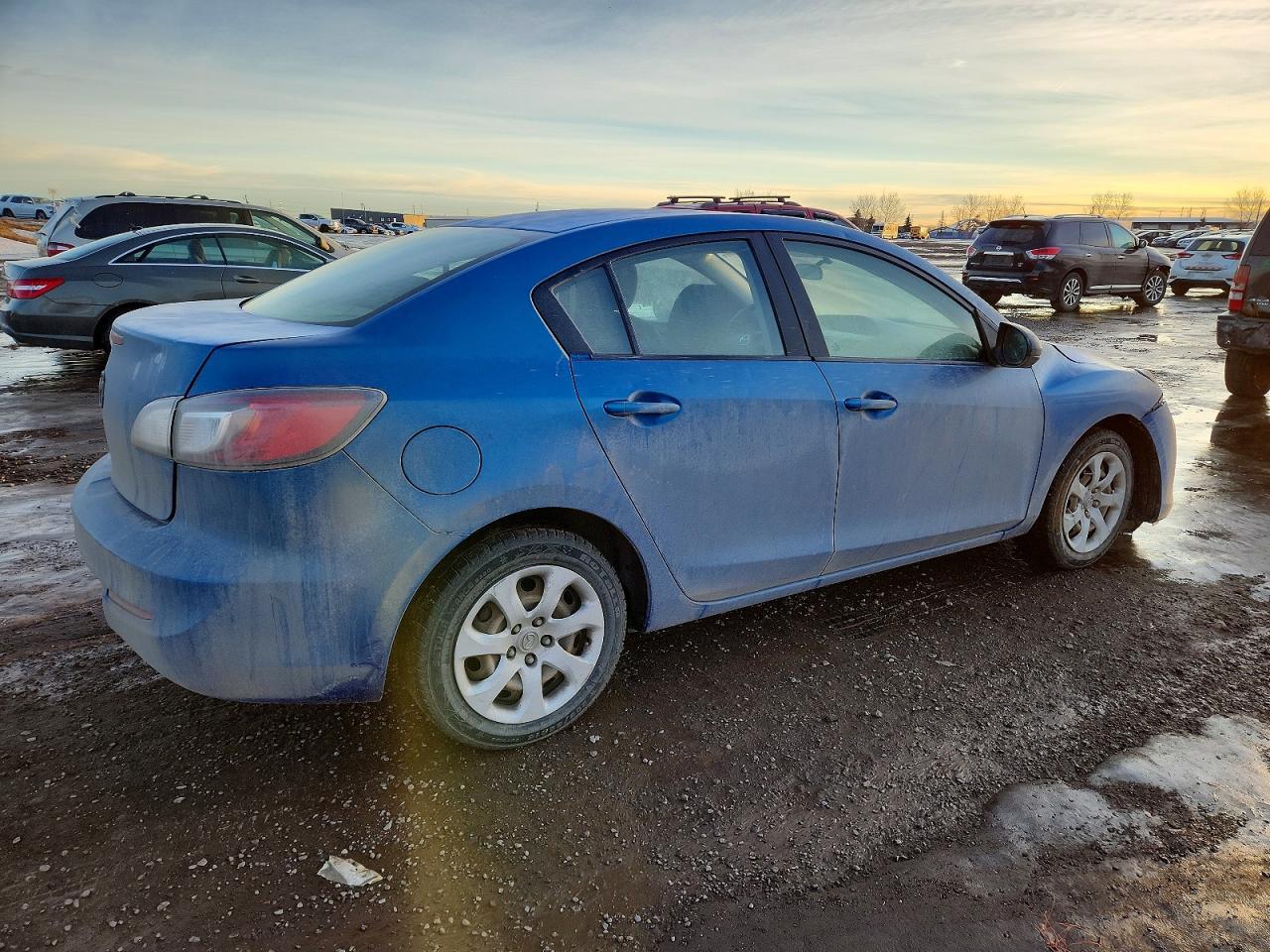 2013 Mazda 3 I - Image 3