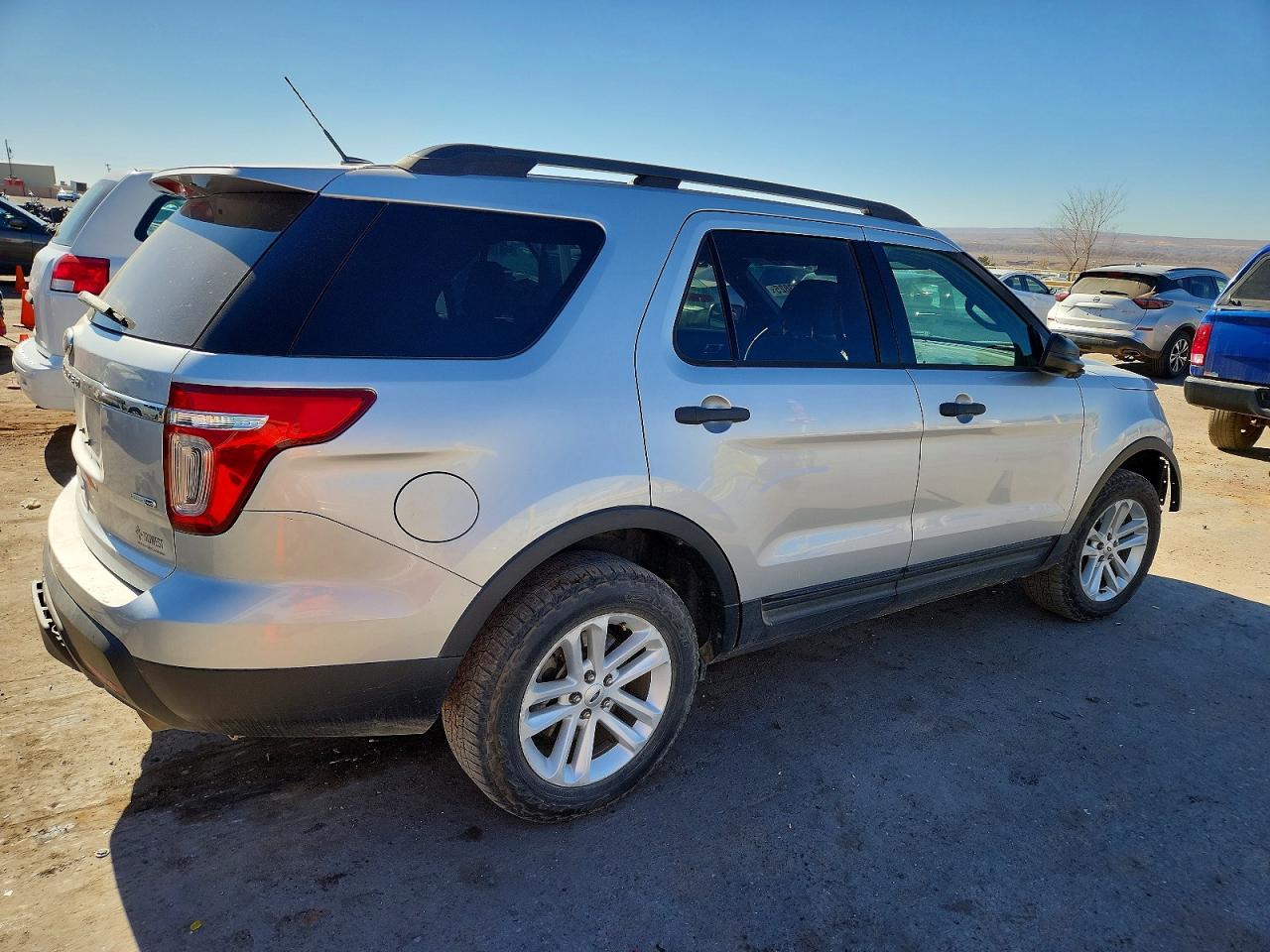 2015 Ford Explorer - Фото 3